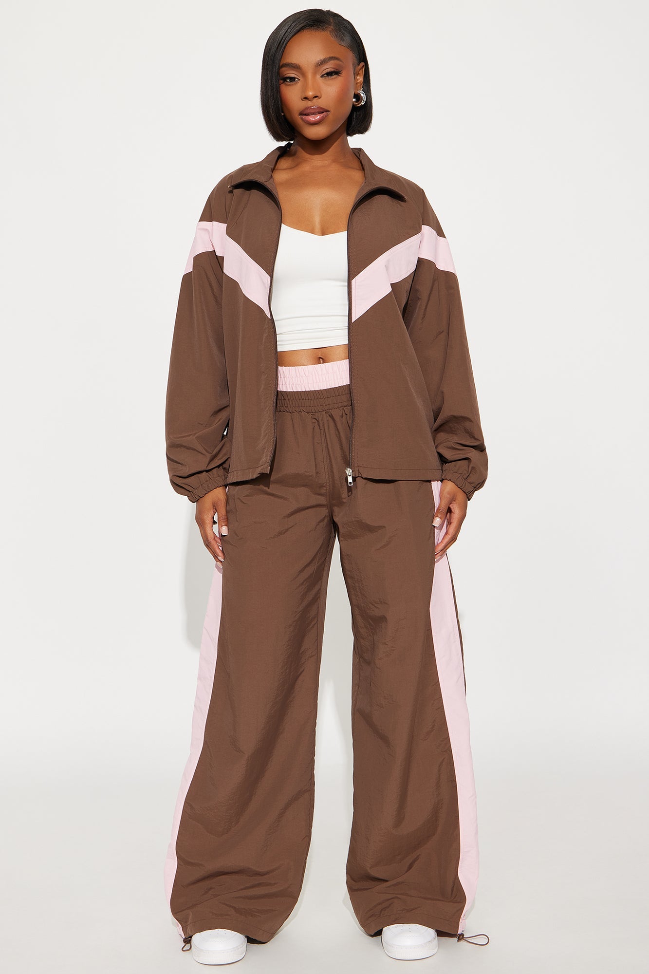 On Speed Dial Windbreaker Pant Set - Brown