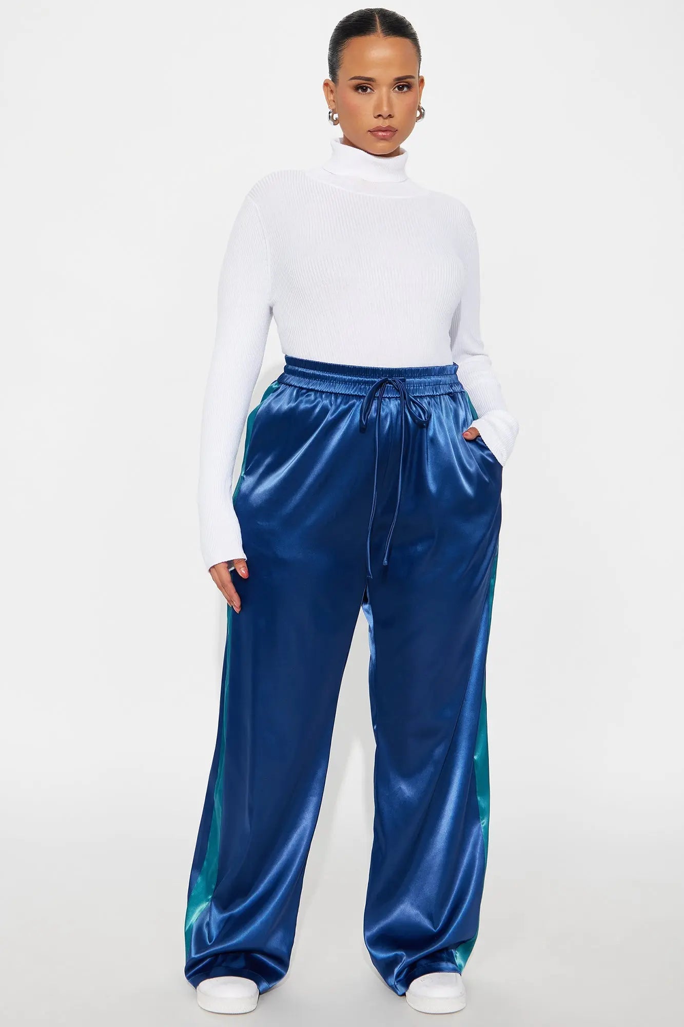 Bossed Up Satin Wide Leg Pant 33″ - Navy/combo