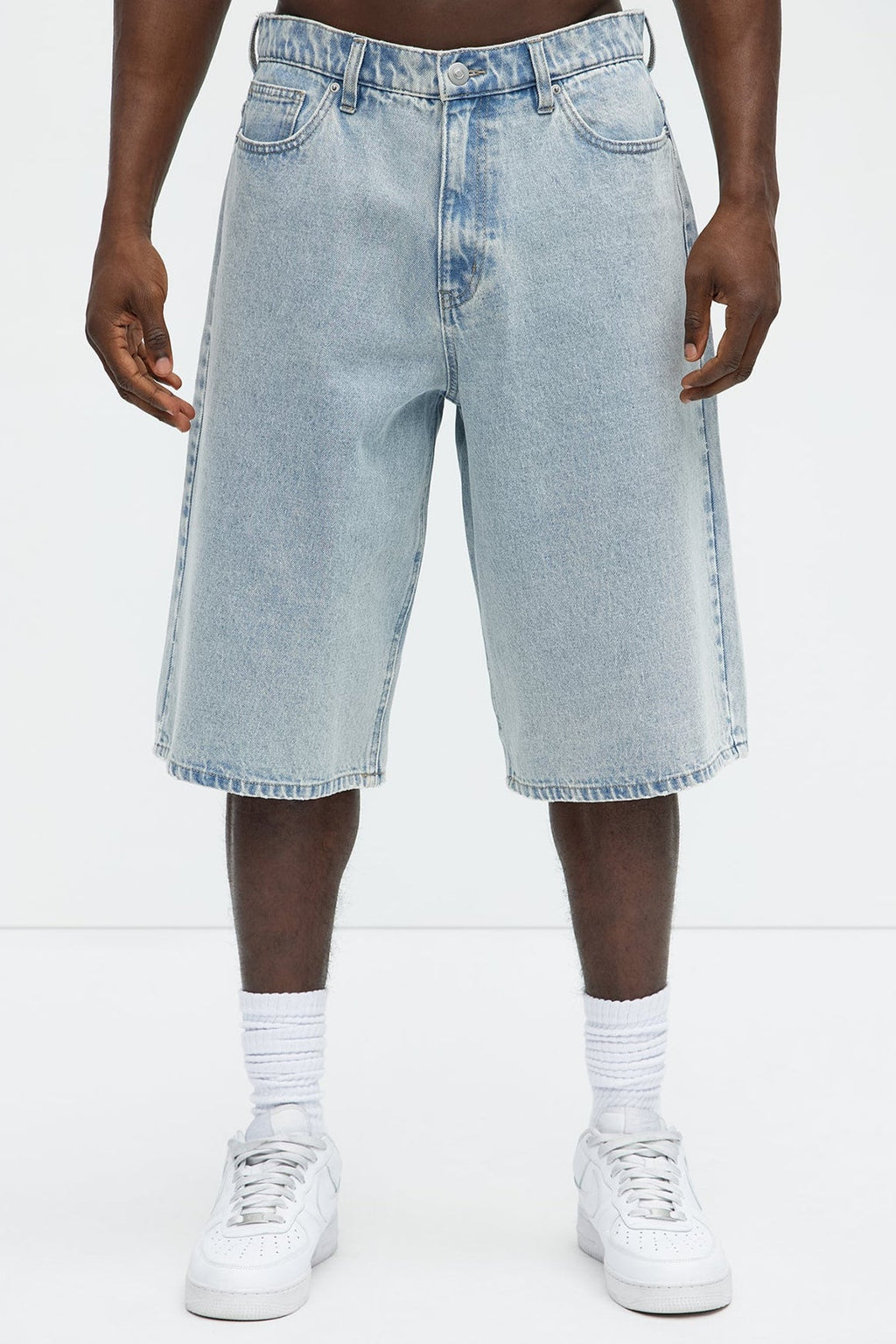Colin Baggy Denim Short - Light Wash