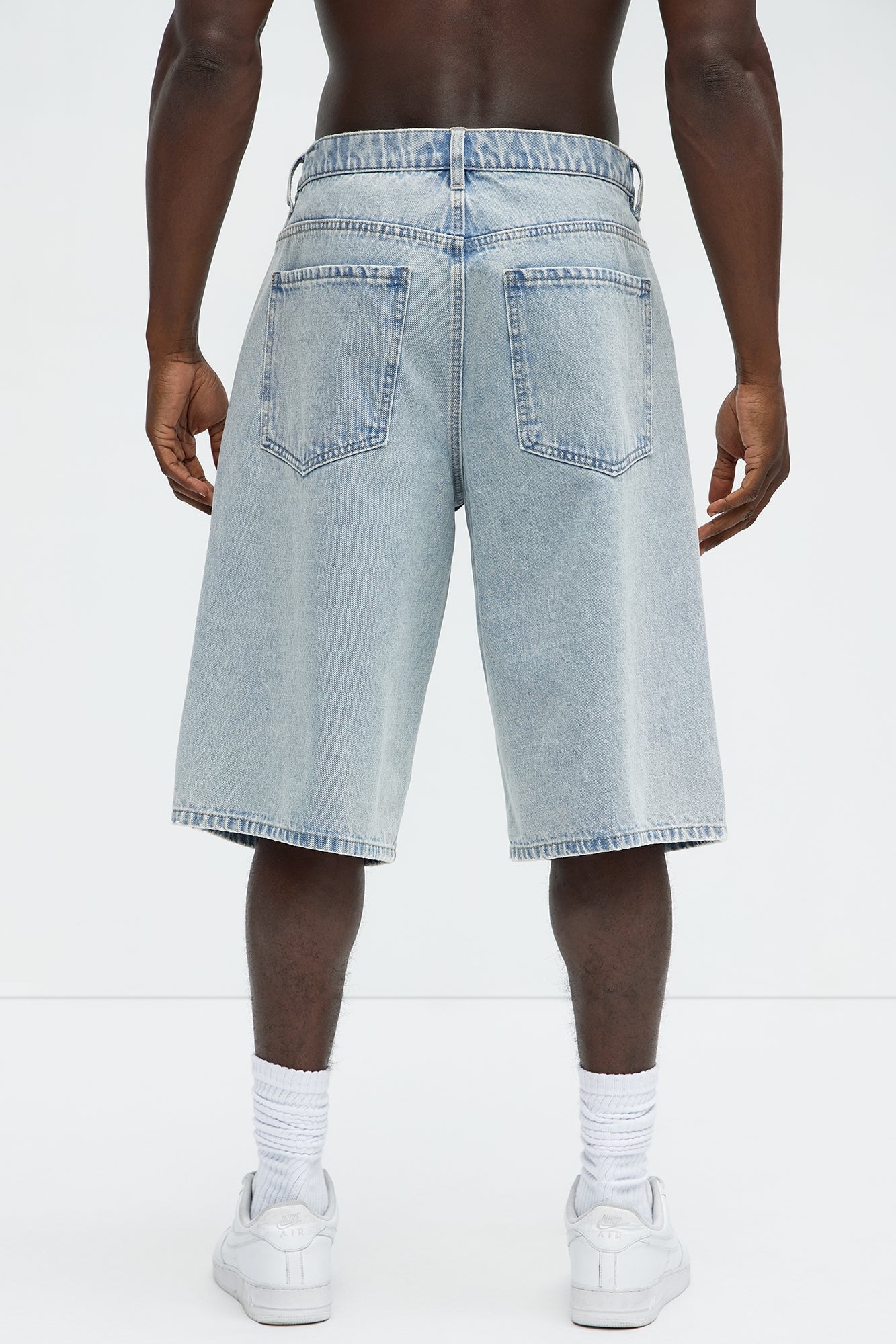 Colin Baggy Denim Short - Light Wash