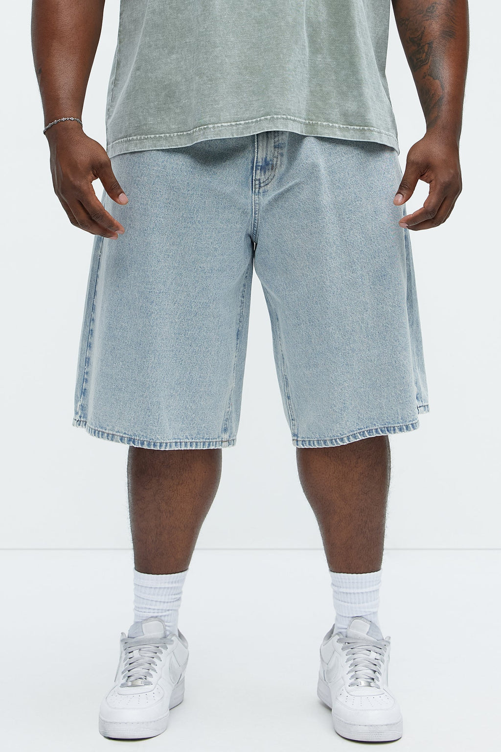 Colin Baggy Denim Short - Light Wash