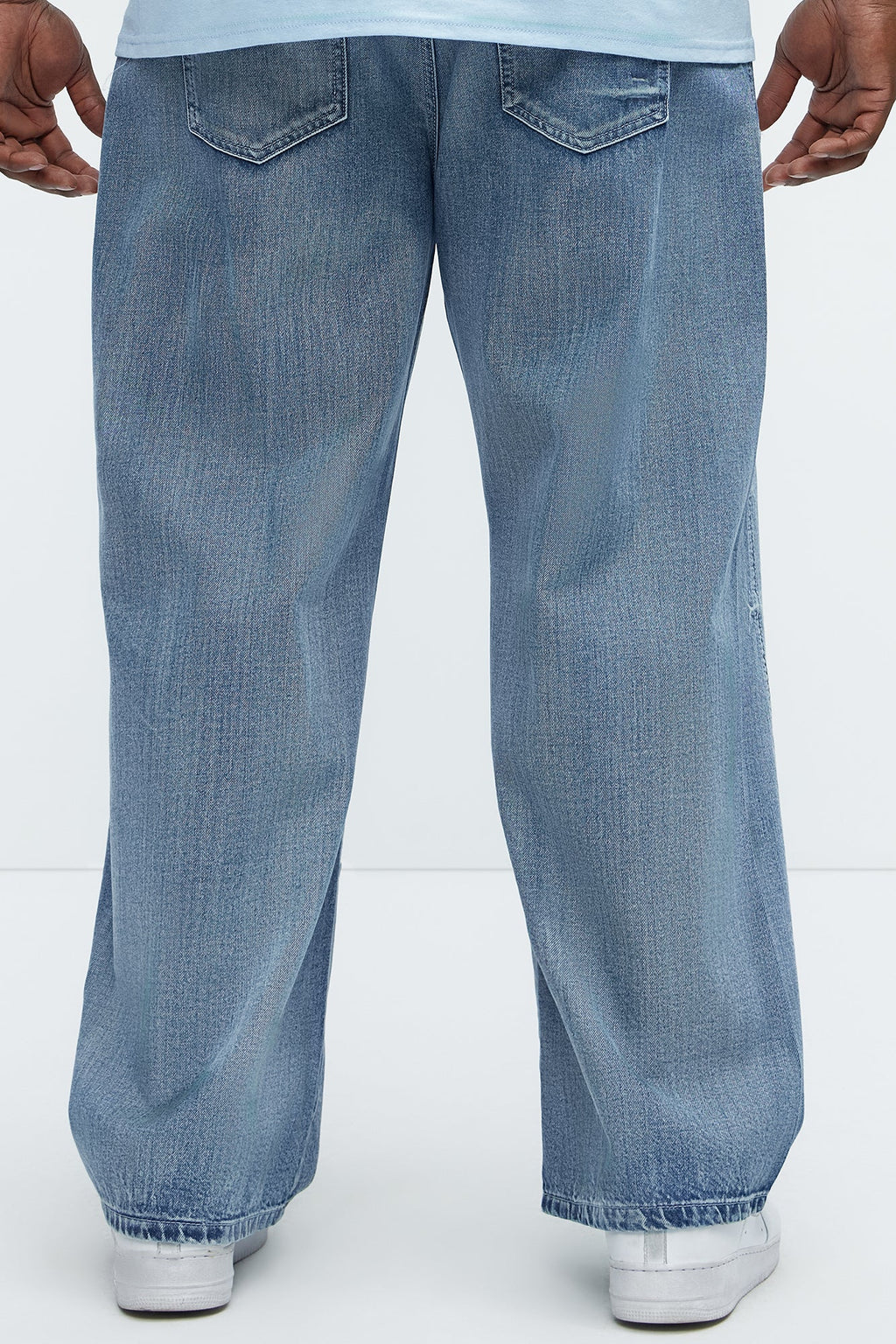 Seams Barbed Baggy Jeans - Light Wash