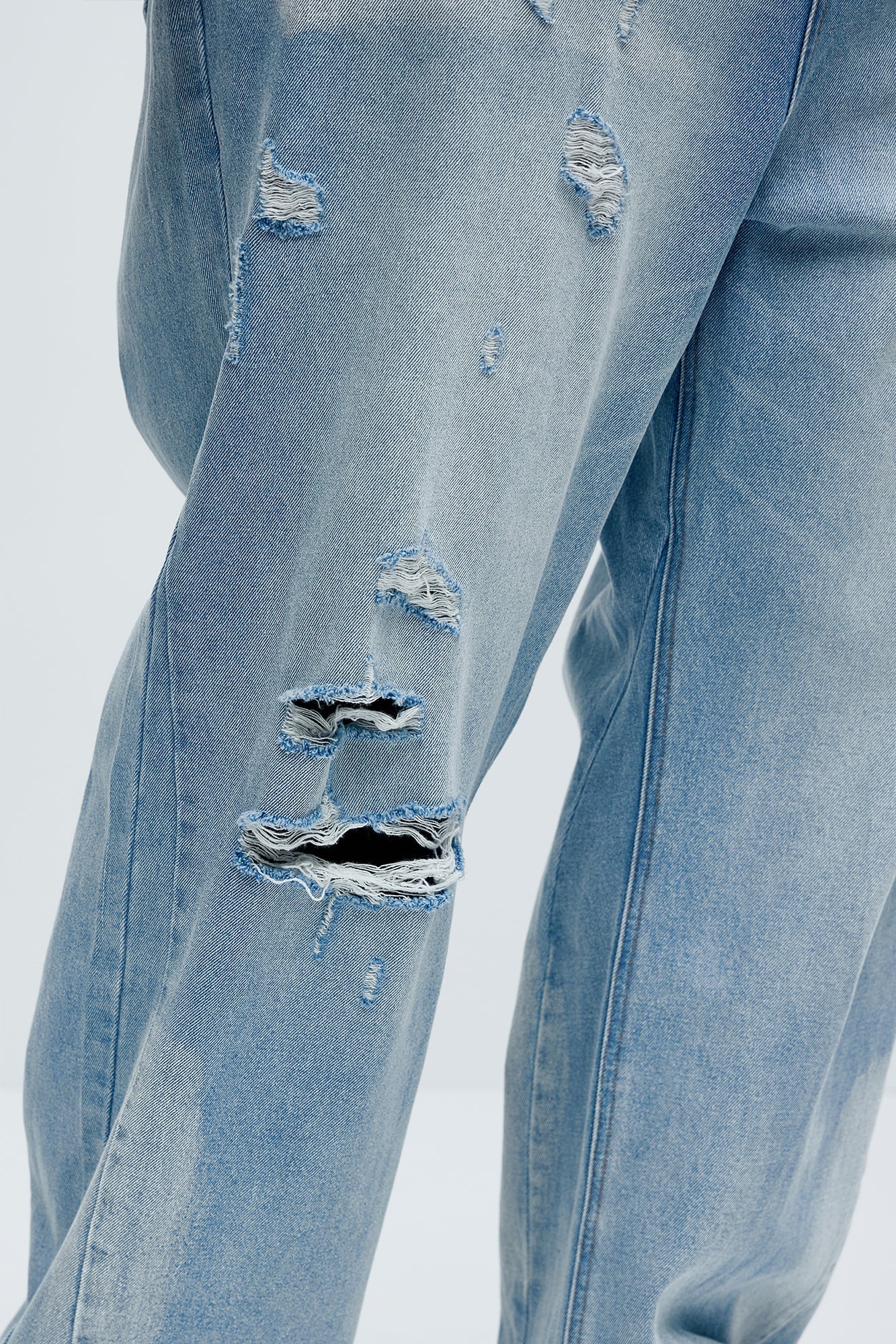 Beach Bum Distressed Baggy Jeans - Light Wash