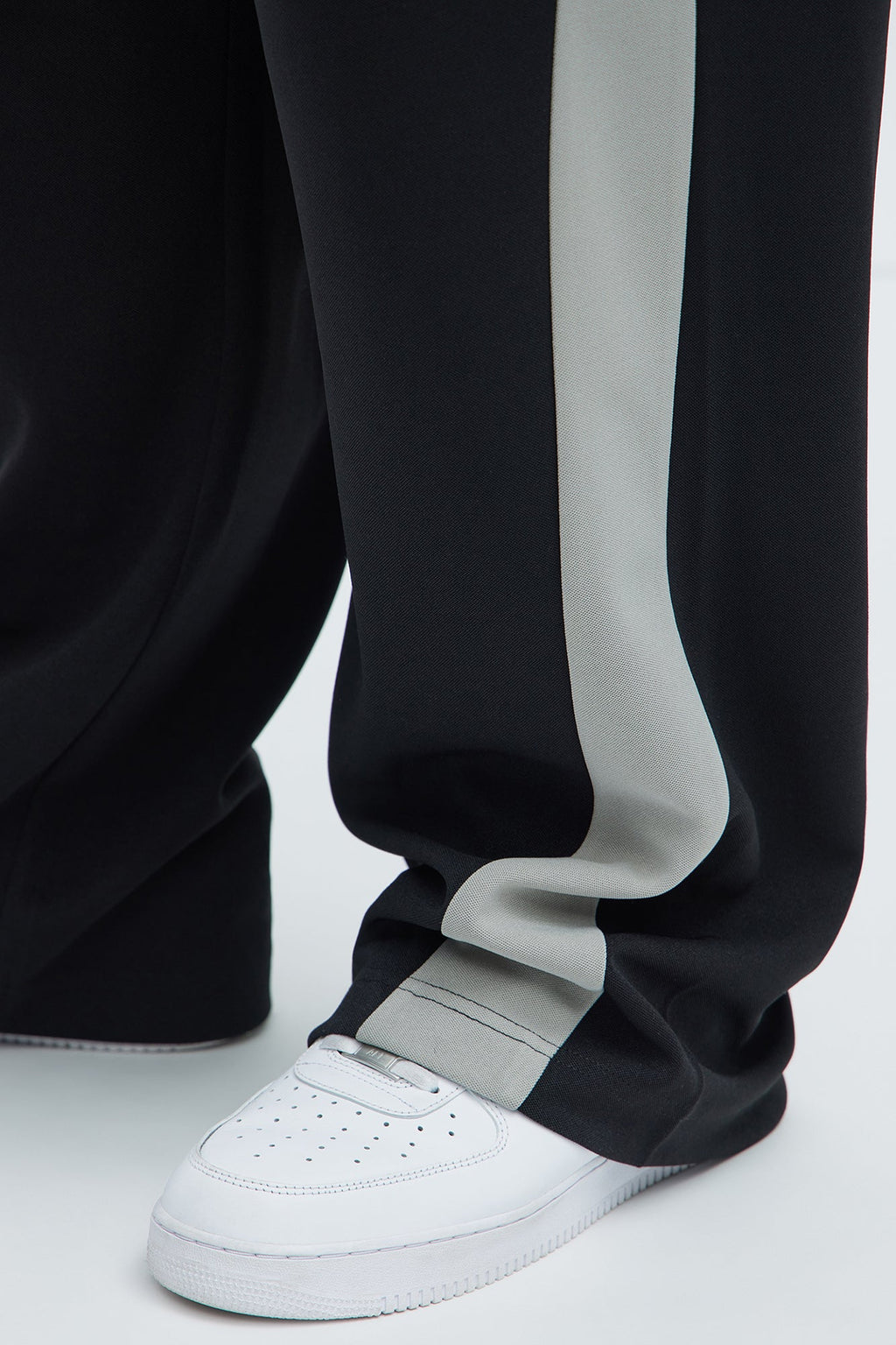 Hopper Relaxed Track Pants - Black