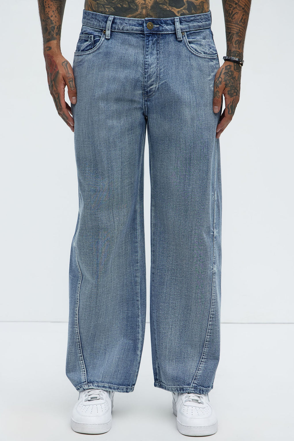 Seams Barbed Baggy Jeans - Light Wash