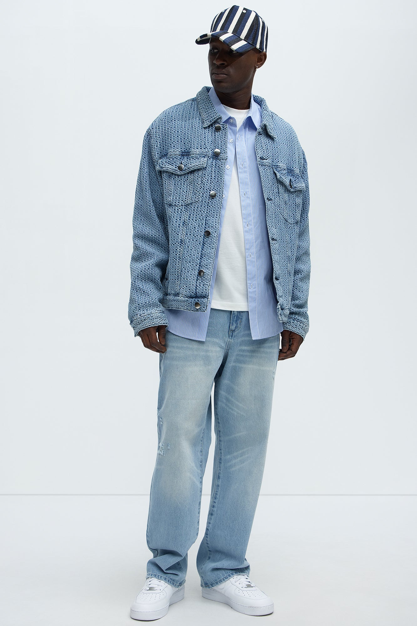 Classic Straight Fit Jeans - Light Wash