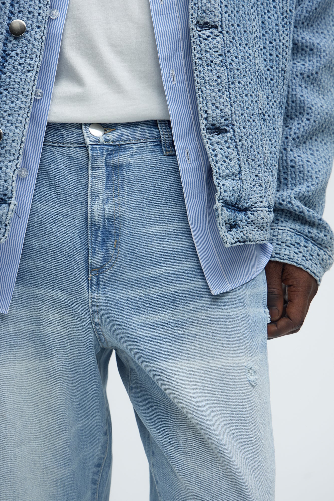 Classic Straight Fit Jeans - Light Wash