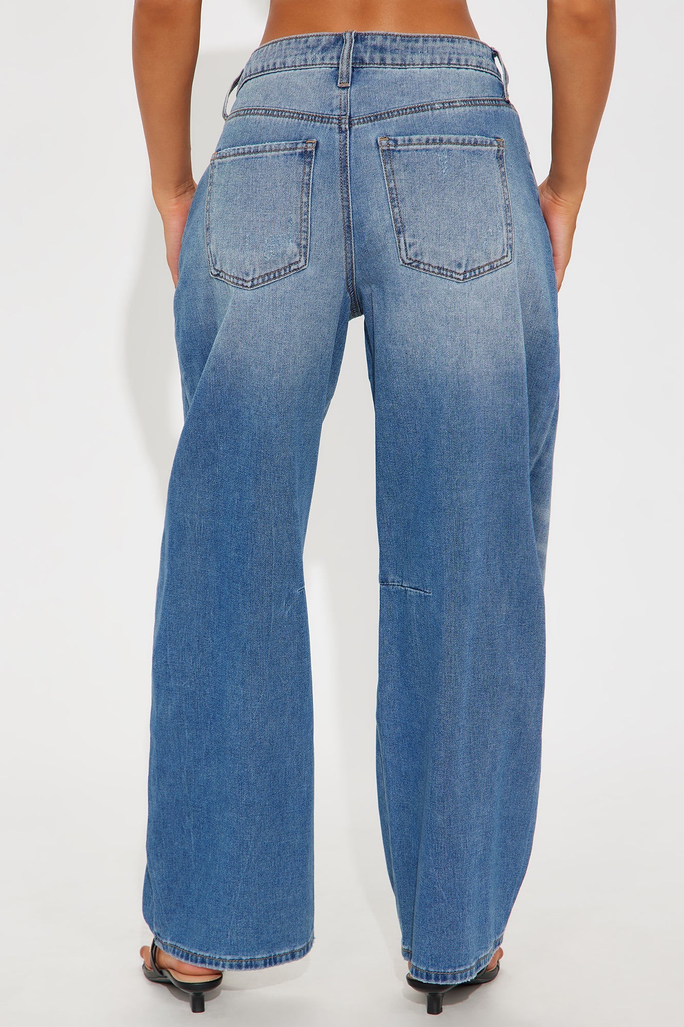 Harper Barrel Leg Jeans - Medium Wash
