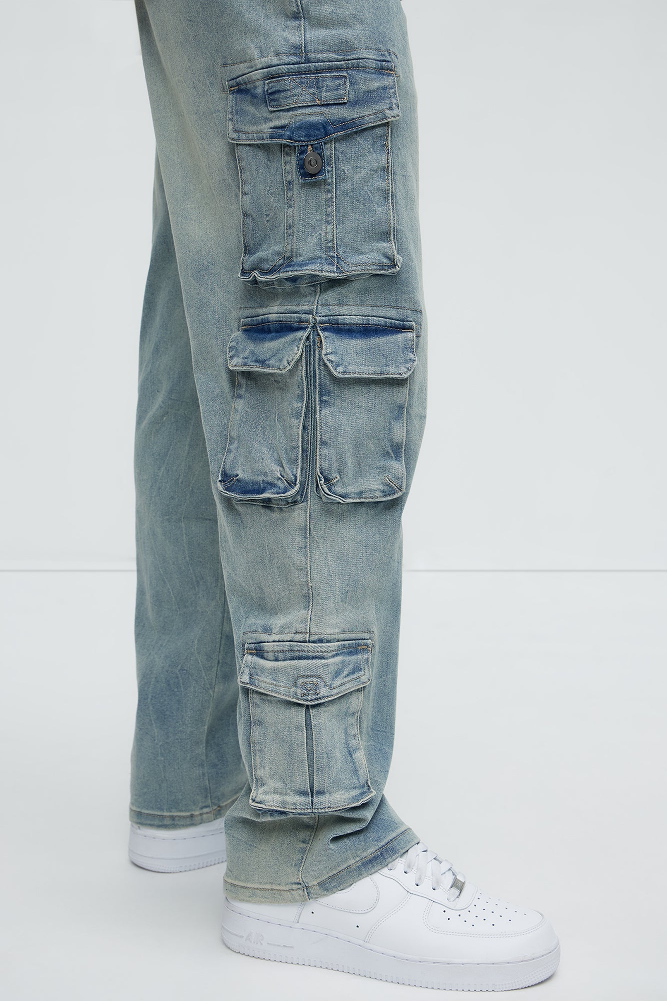 Bidding Straight Cargo Jeans - Light Wash