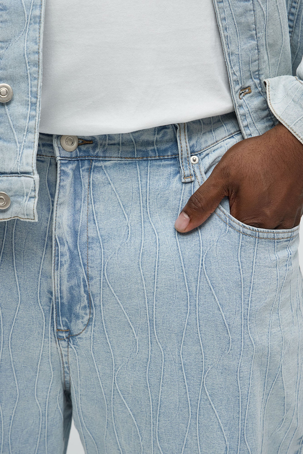 Wavy Jacquard Straight Jeans - Light Blue Wash