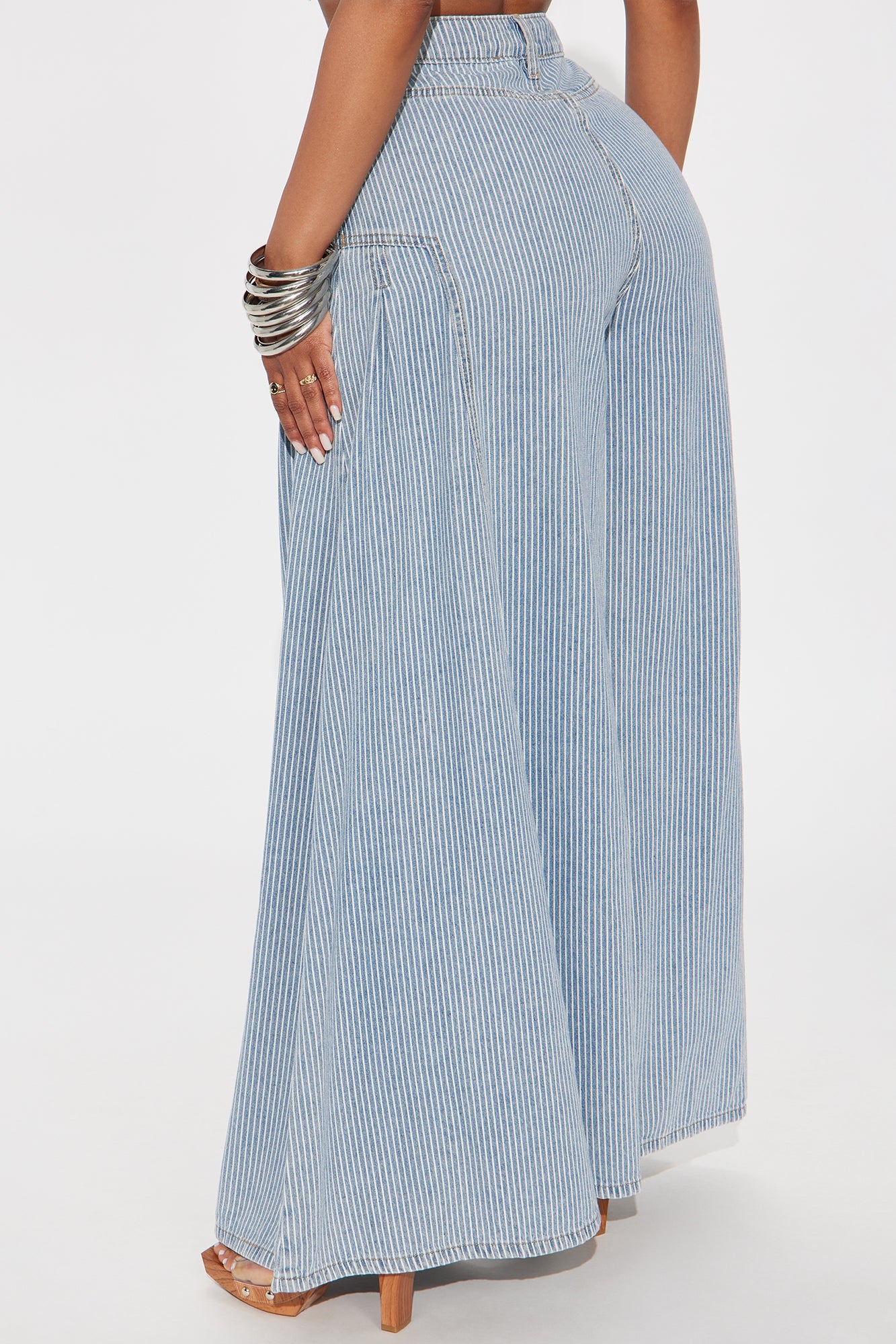 Coastal Drift Flowy Denim Wide Leg Jeans - Light Wash