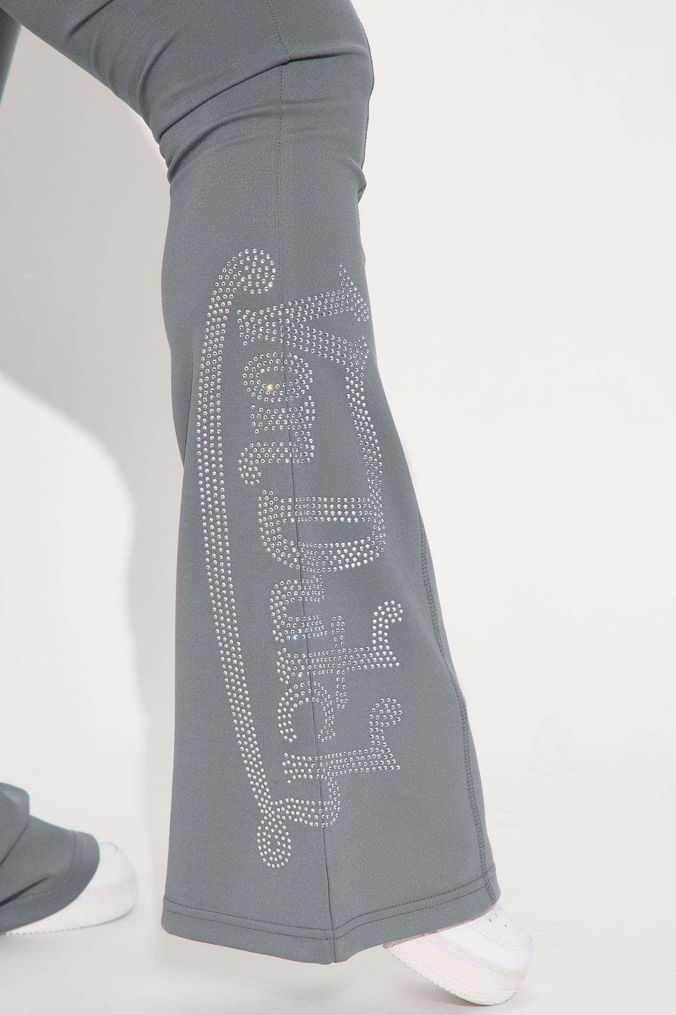 Von Dutch Rhinestone Washed Flared Pant - Charcoal/combo