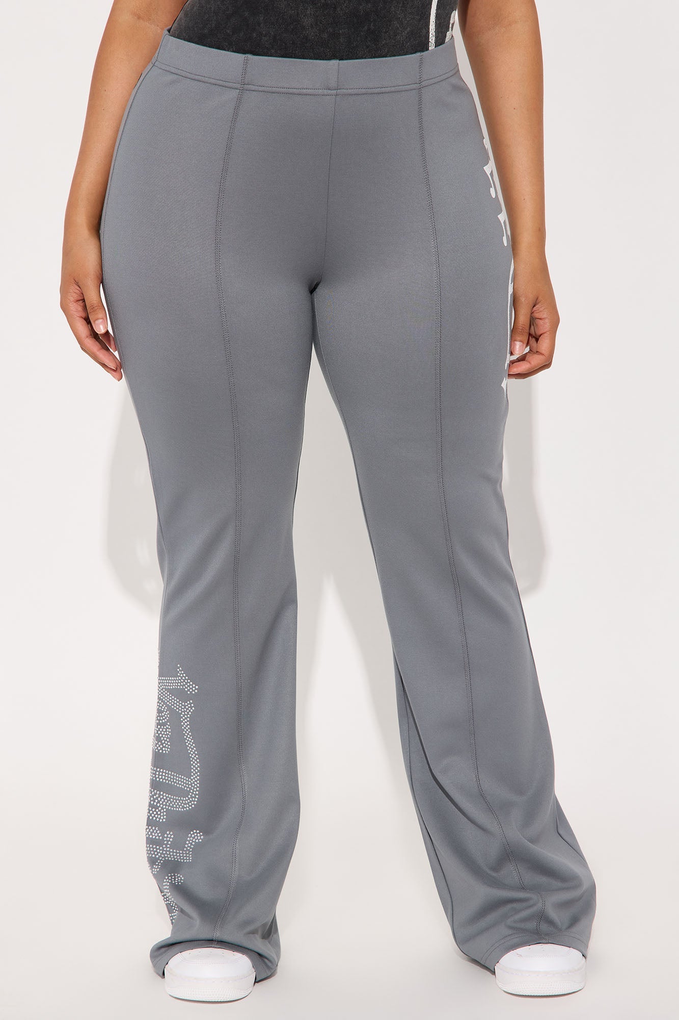 Von Dutch Rhinestone Washed Flared Pant - Charcoal/combo