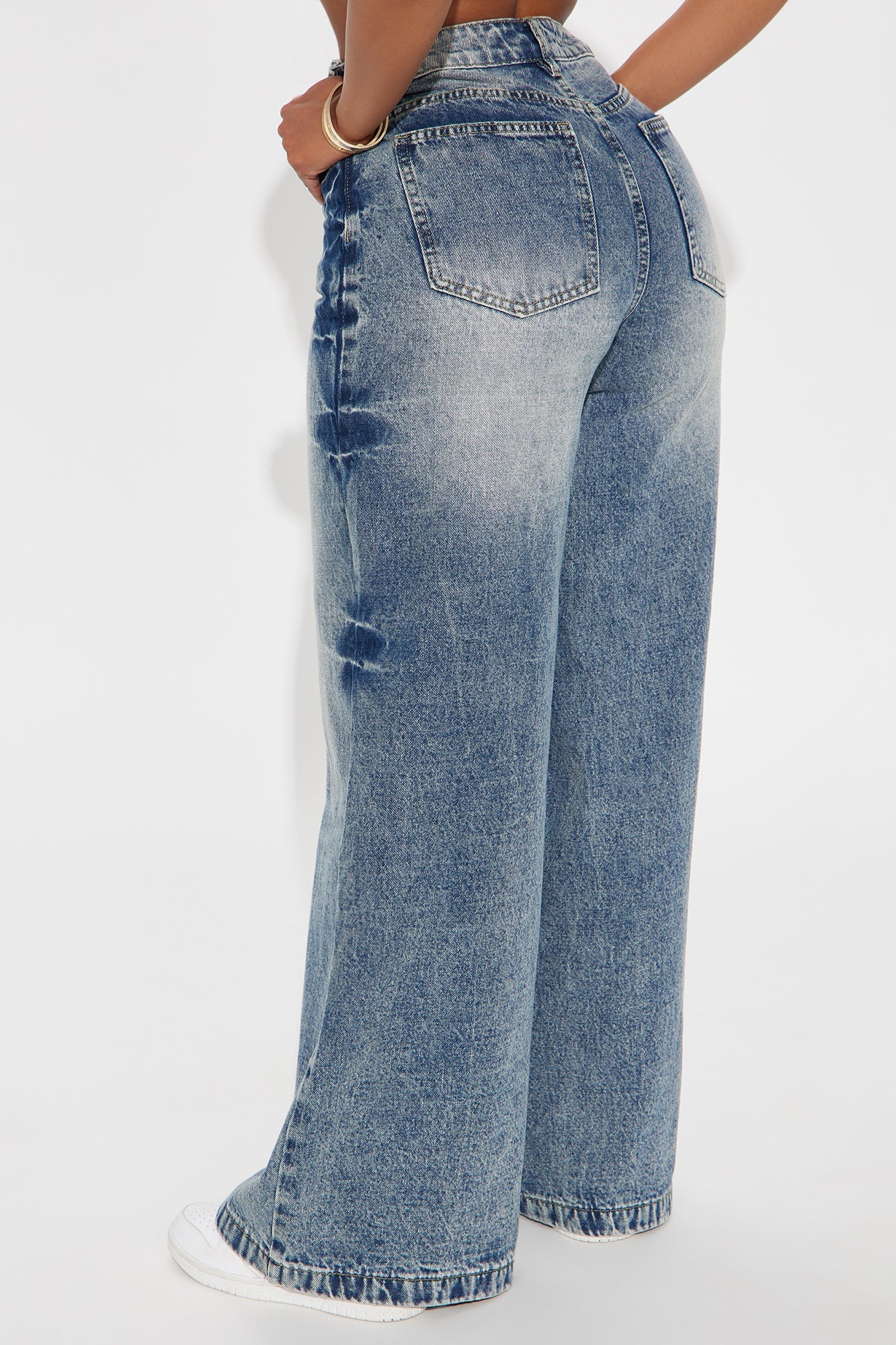 Unclaimed Baggage Loose Wide Leg Jeans - Medium Wash