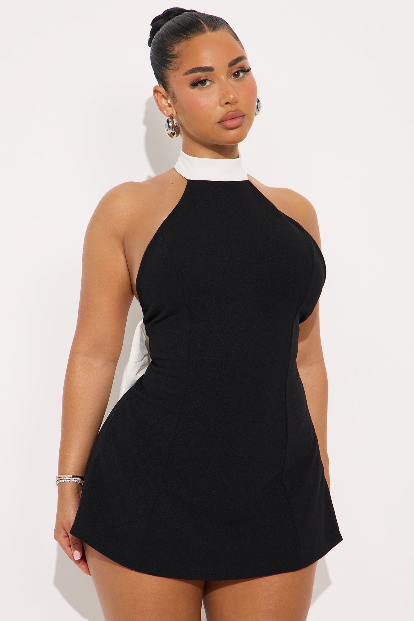 Elegant Fit Halter Bow Romper - Black/White