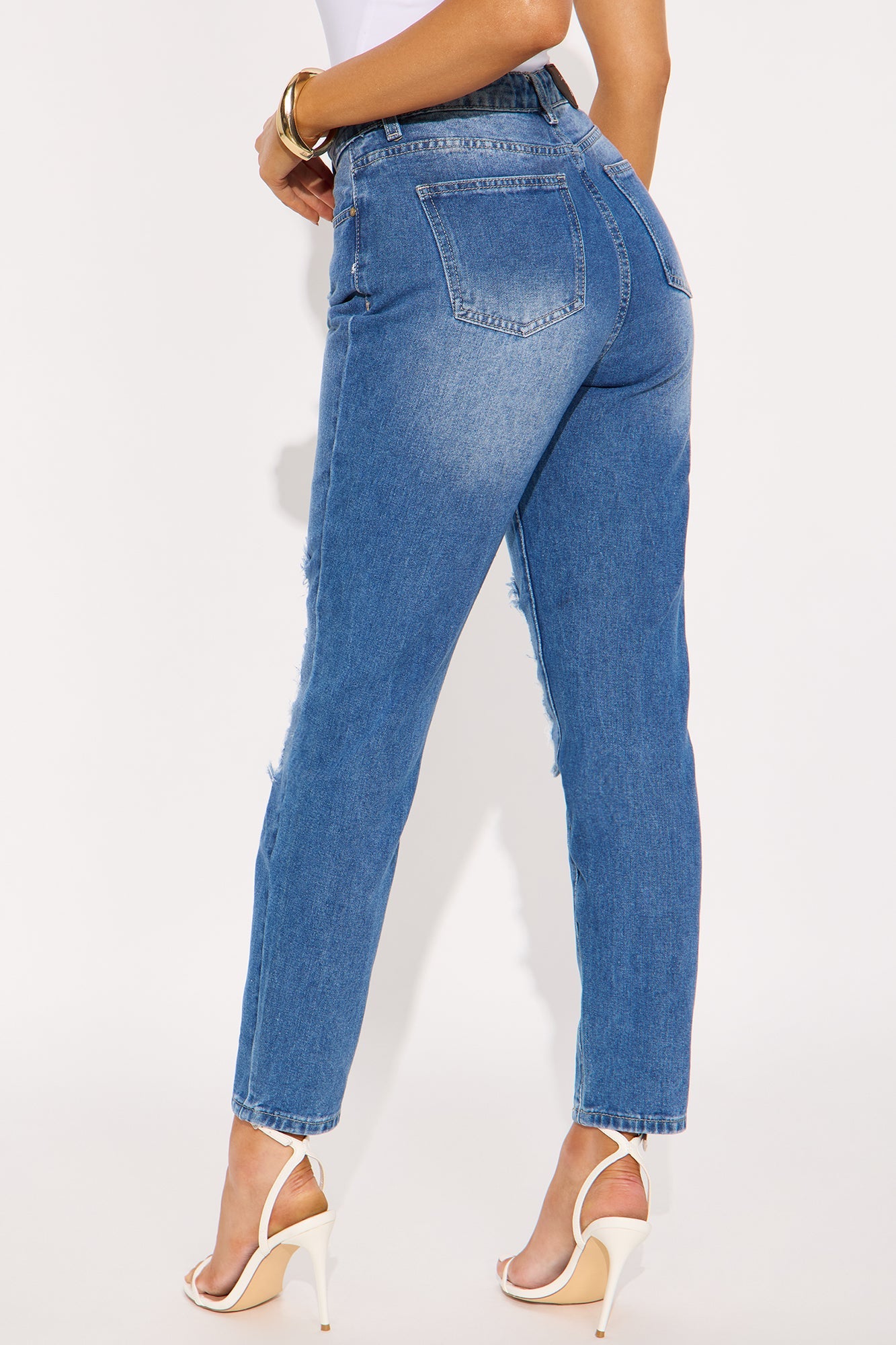 Sneak Into It Ripped Straight Leg Jeans - Medium Wash