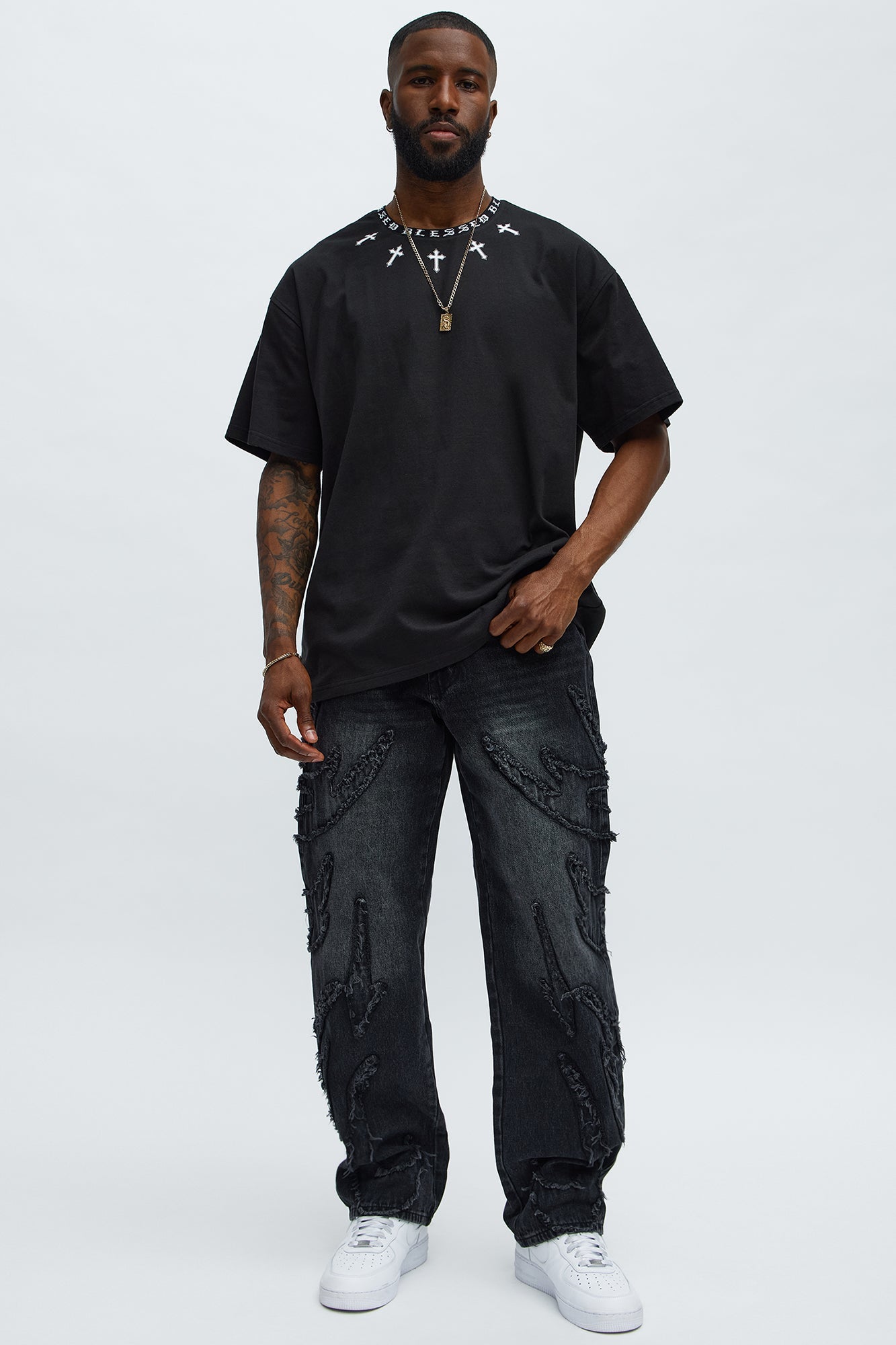 Relaxed Straight Rugged Fray Jeans - Black Wash