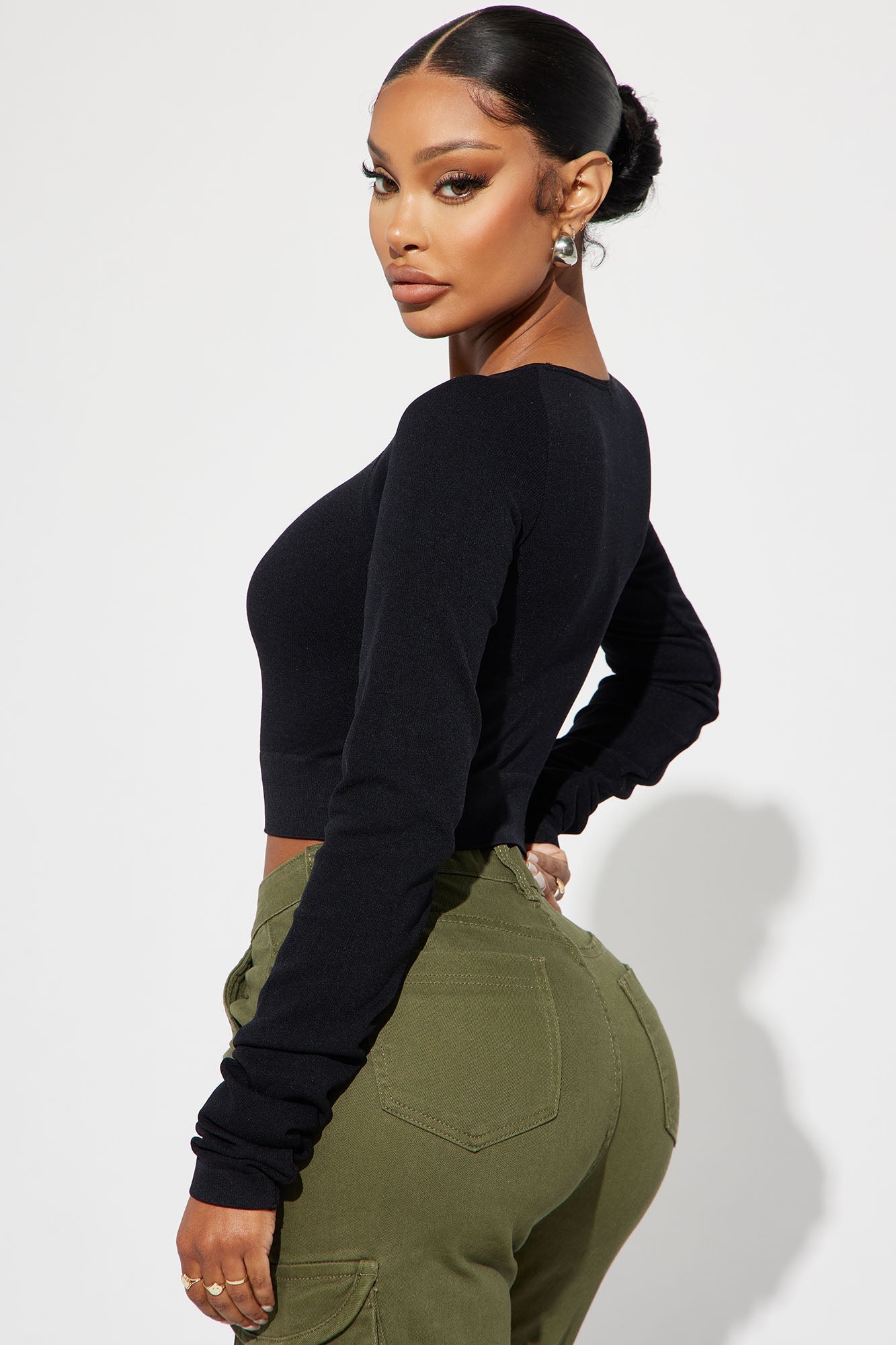 I'm The Topic Crop Top - Black