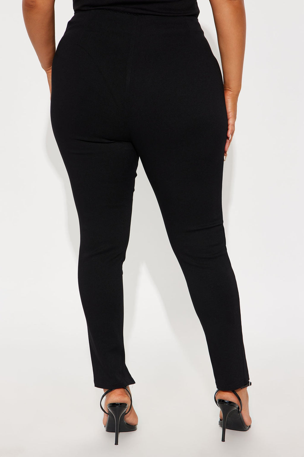 Hooked On You Skinny Pant 29″ - Black