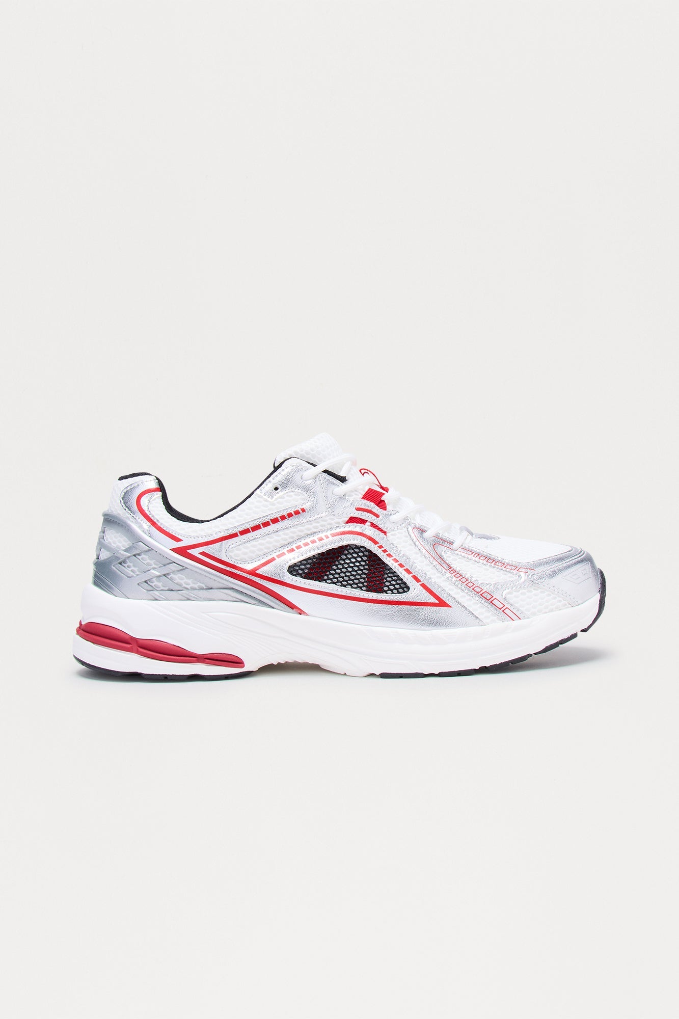 Core Move Trainer Sneaker - White/combo
