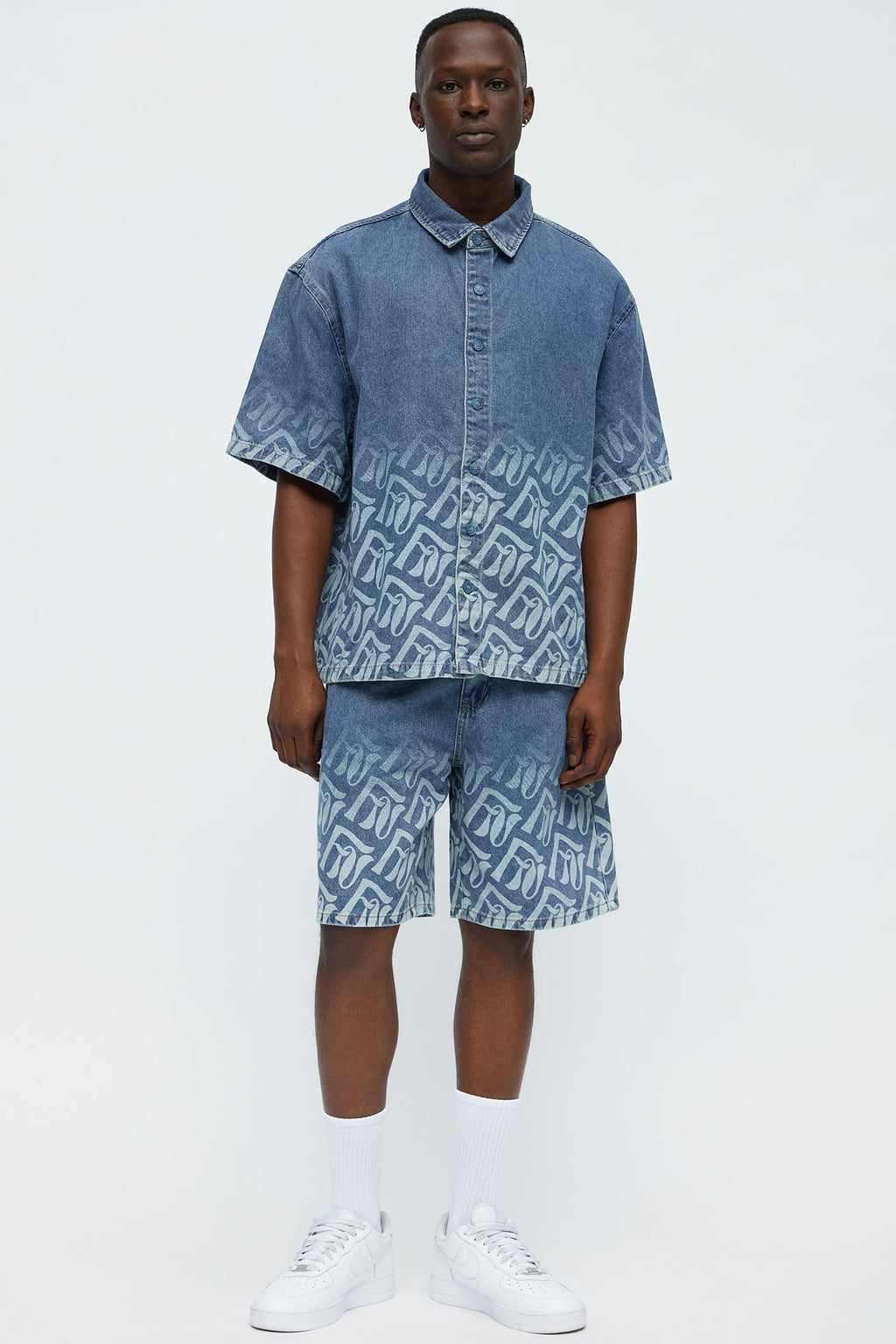 Relaxed Chateau Monogram Denim Shorts - Light Blue Wash