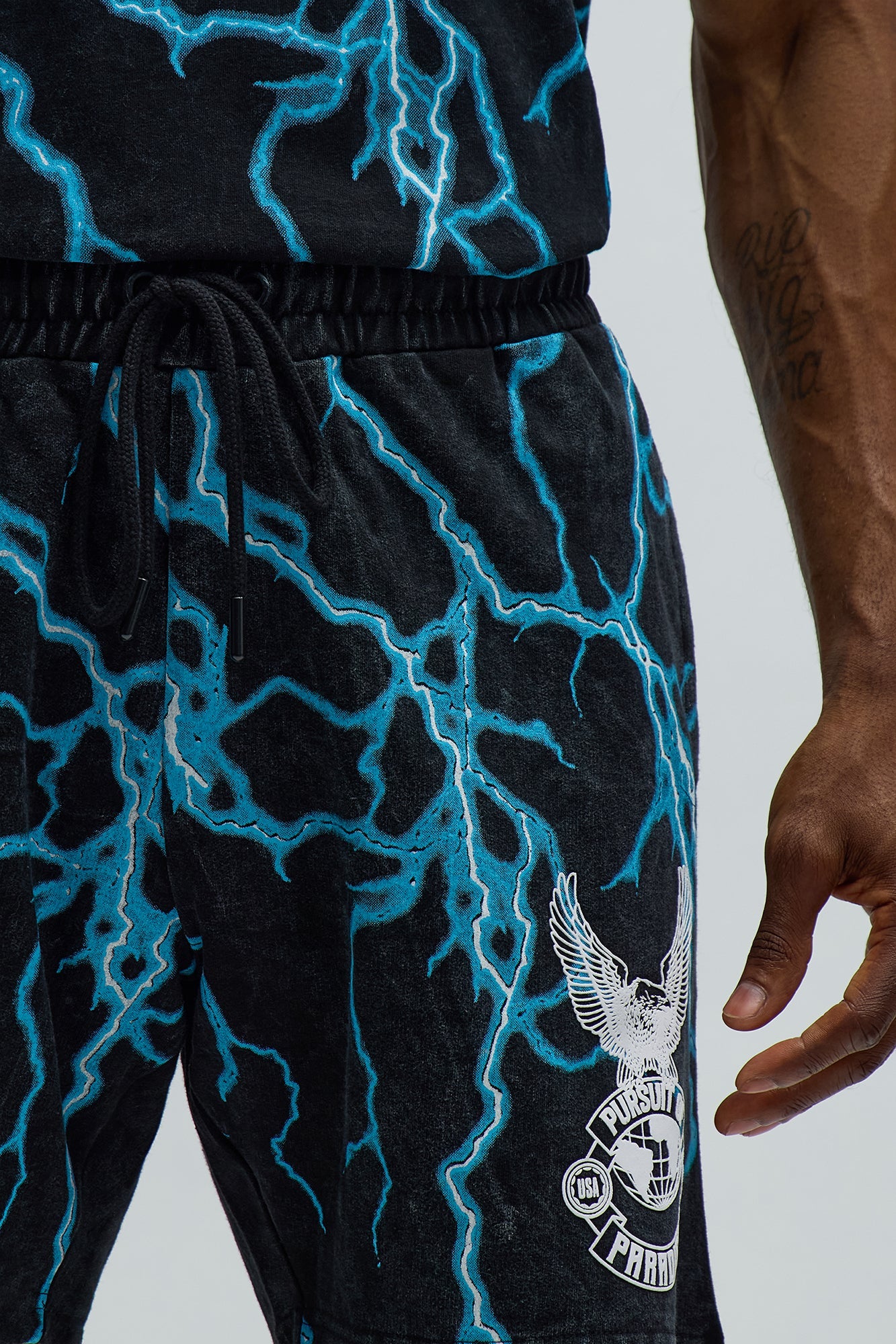 Thunder Bird Sweatshorts - Black