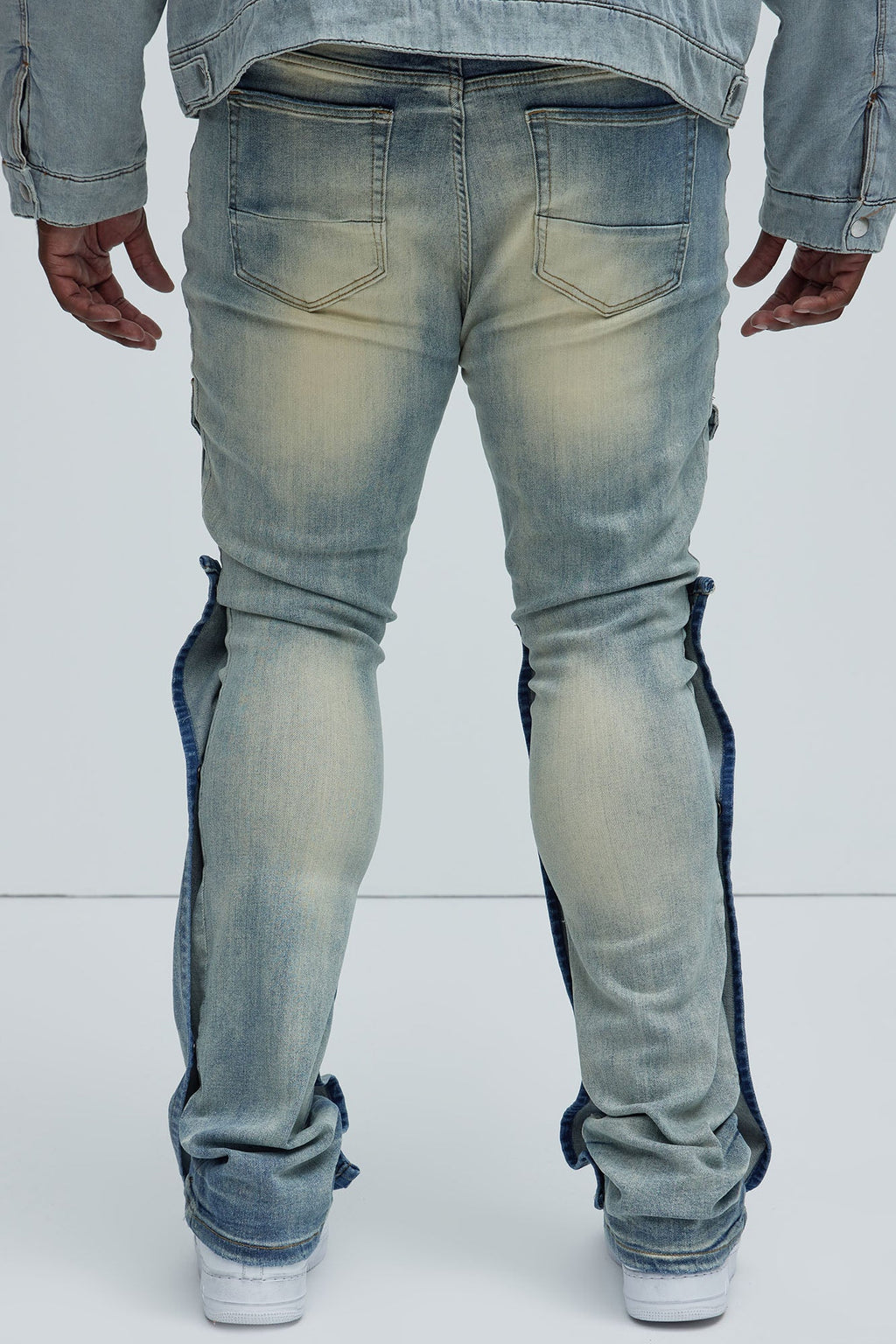 Utility Snap Pockets Flare Jeans - Light Wash