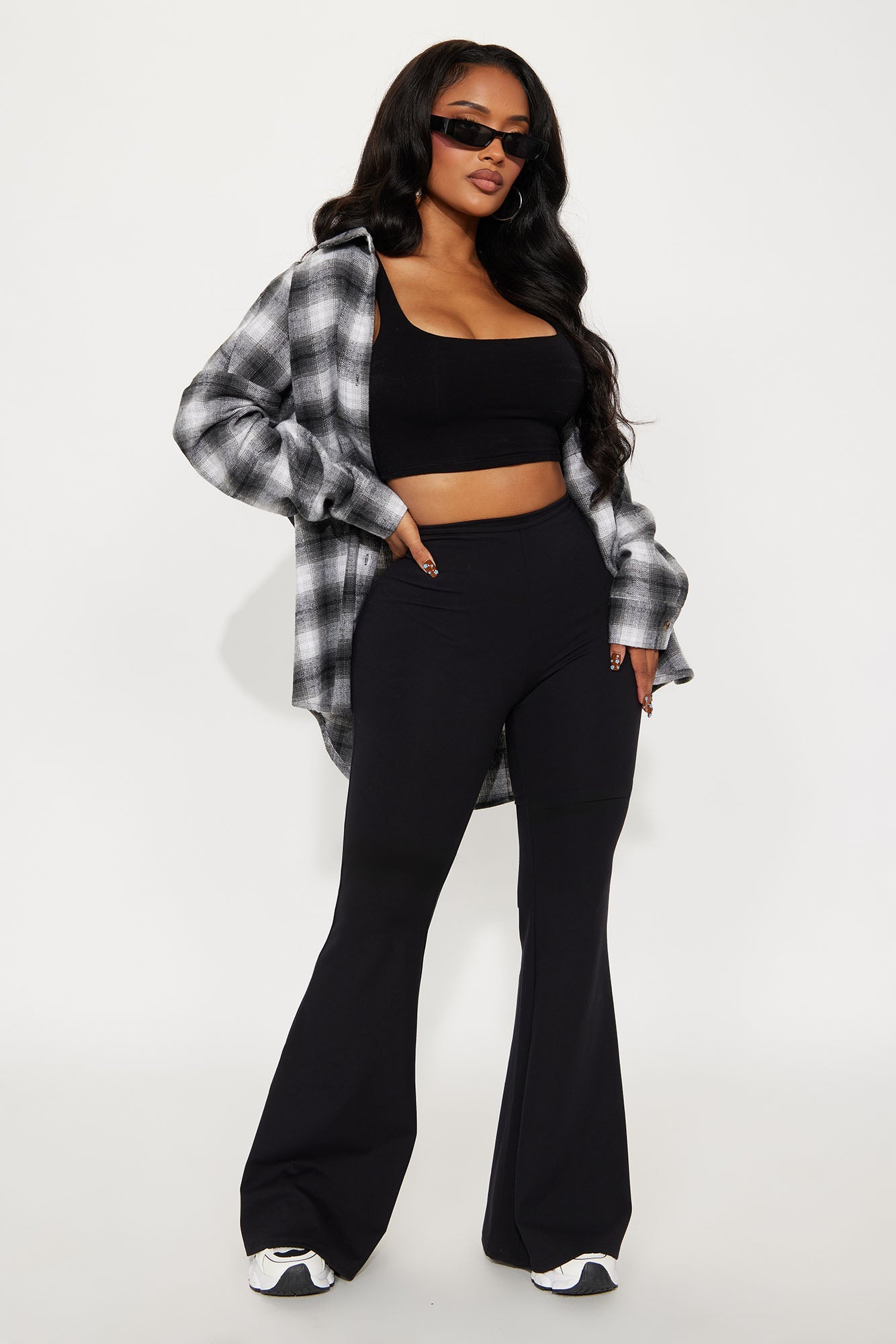 A Little Too Late Mid Rise Flare Pant 34 - Black