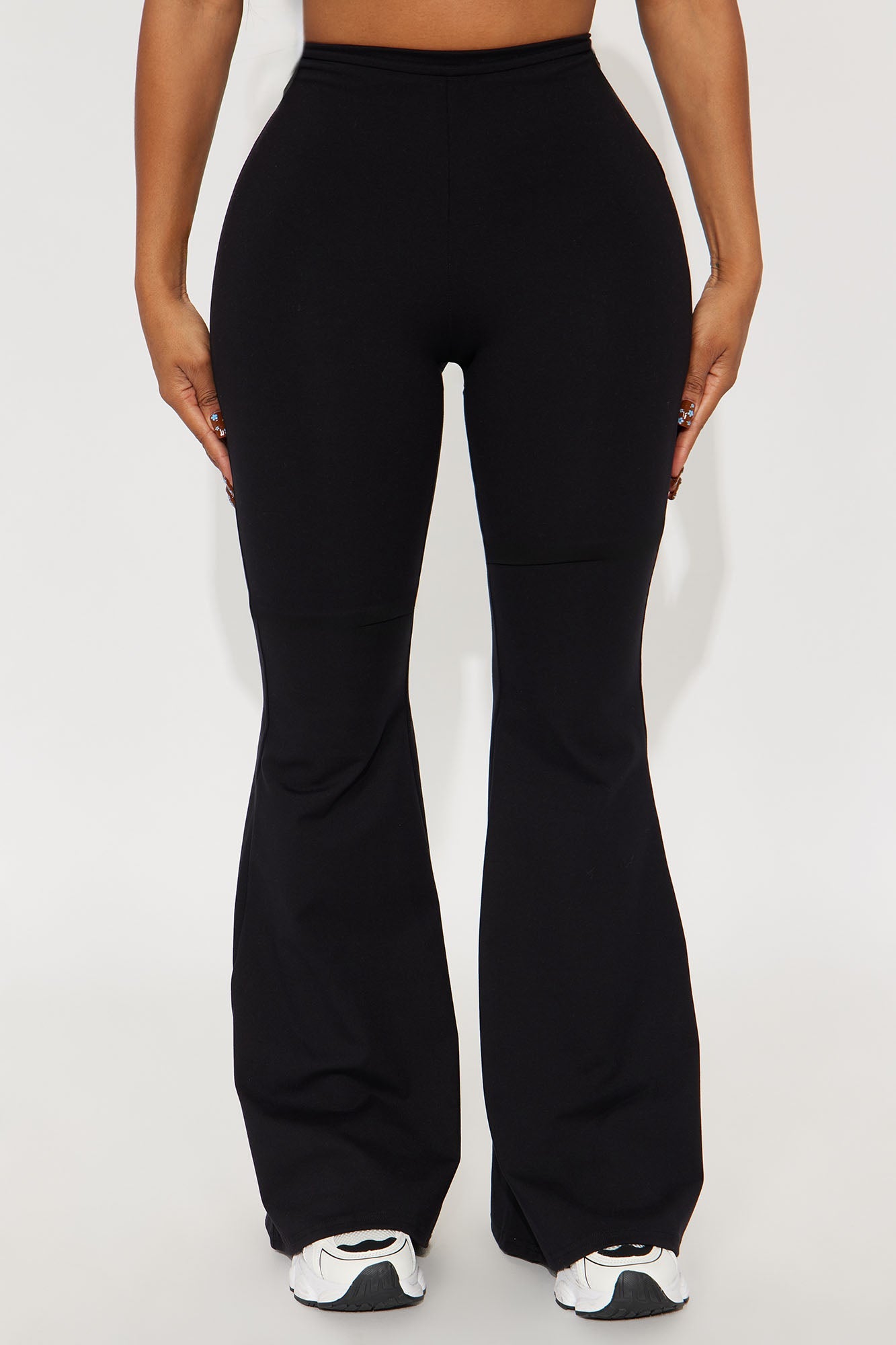 A Little Too Late Mid Rise Flare Pant 34 - Black
