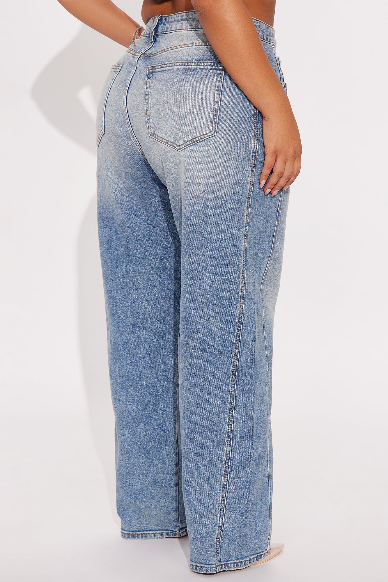Called Out Low Stretch Barrel Leg Jeans - Medium Wash