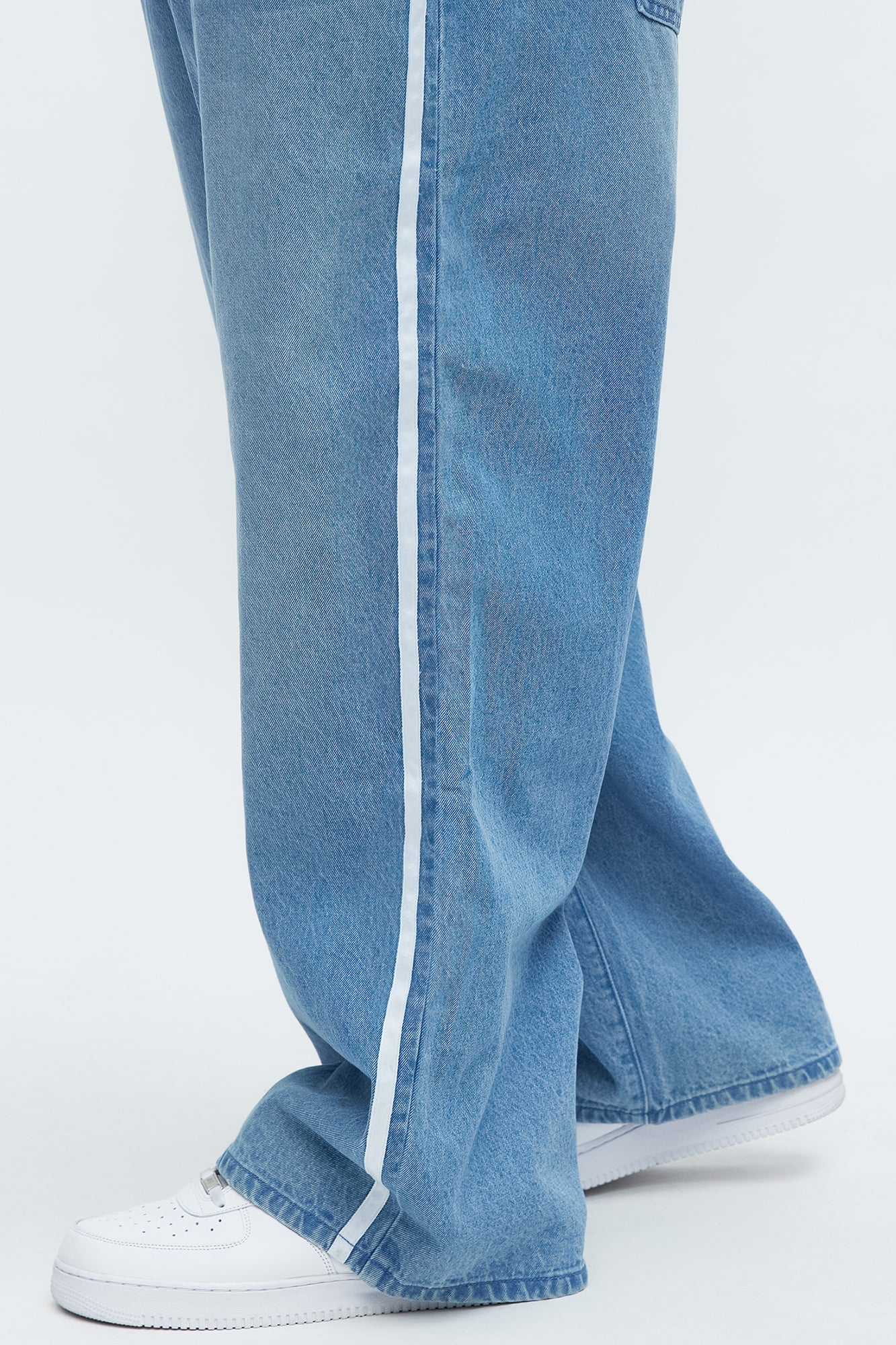 Running These Streets Baggy Jeans - Light Blue Wash