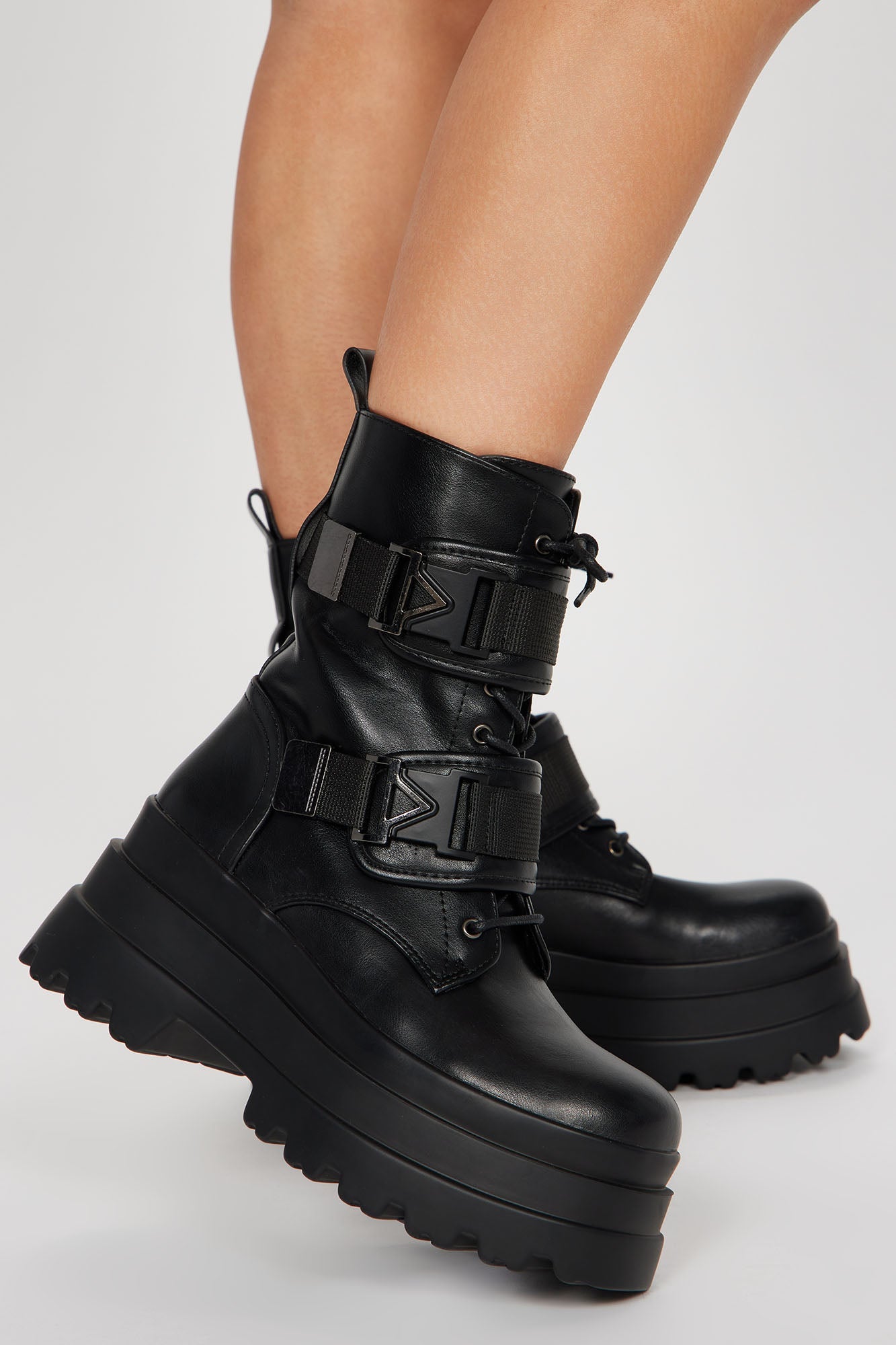 Most Daring Platform Combat Boots - Black