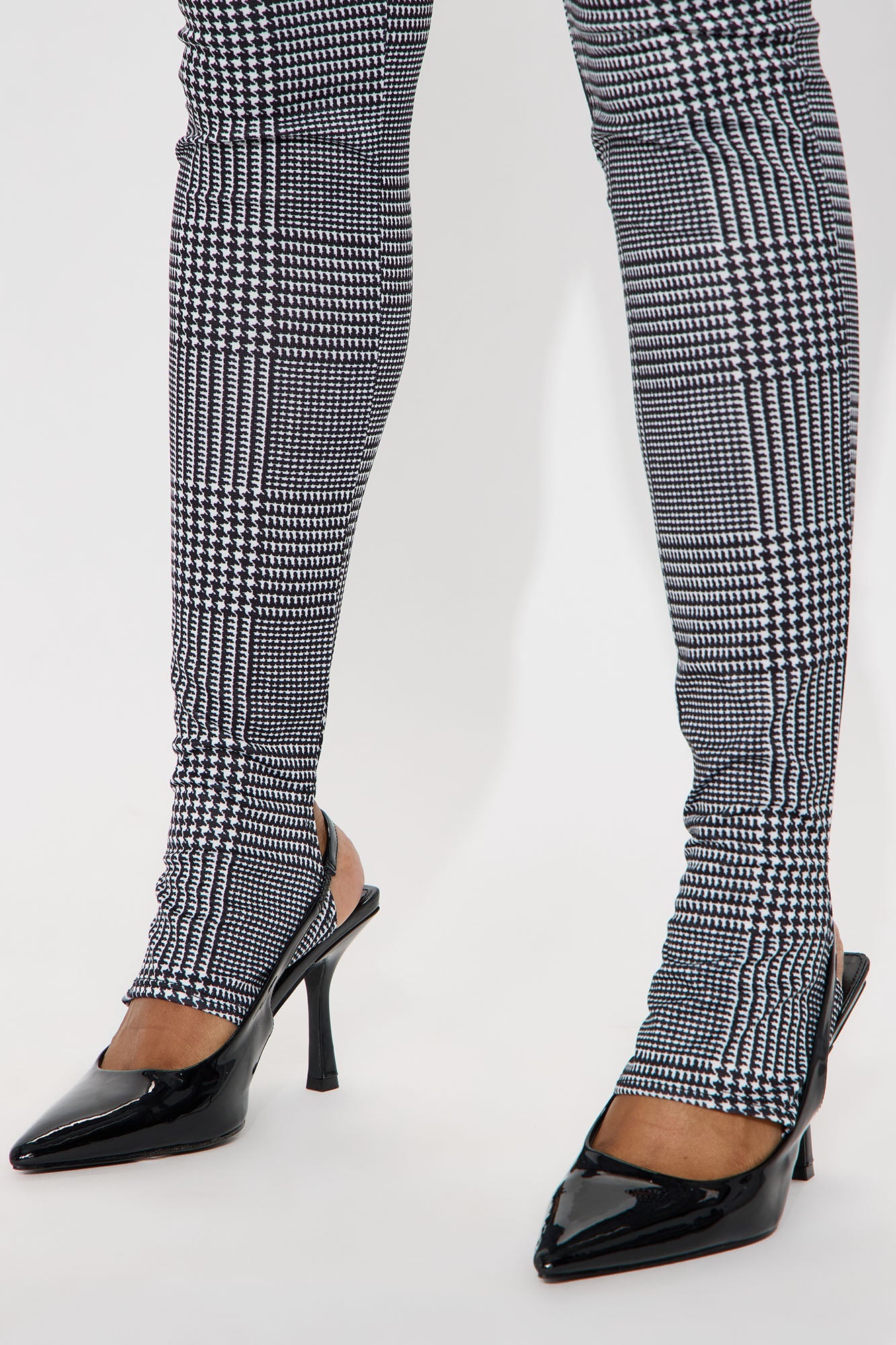 Clearly Focused On You Houndstooth Footed Legging - Black/White