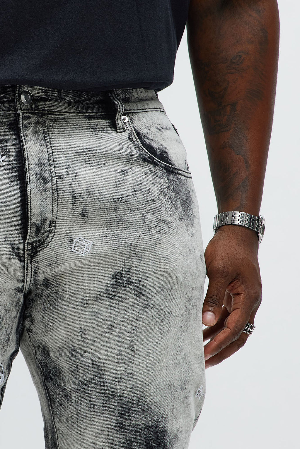 Skinny Fade Embroidered Bleached Jeans - Black/Smoke