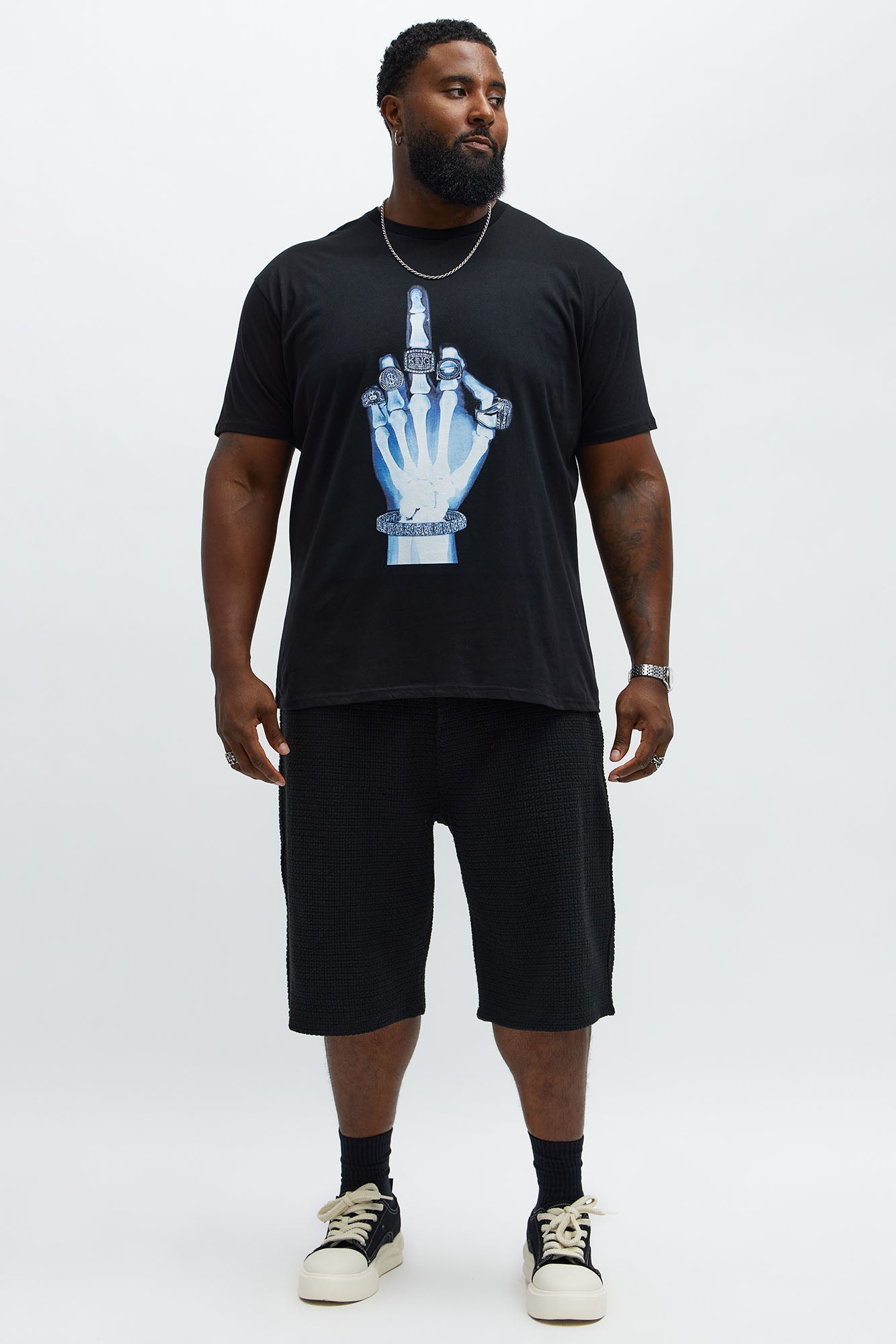 Kiss The Ring Short Sleeve Tee - Black