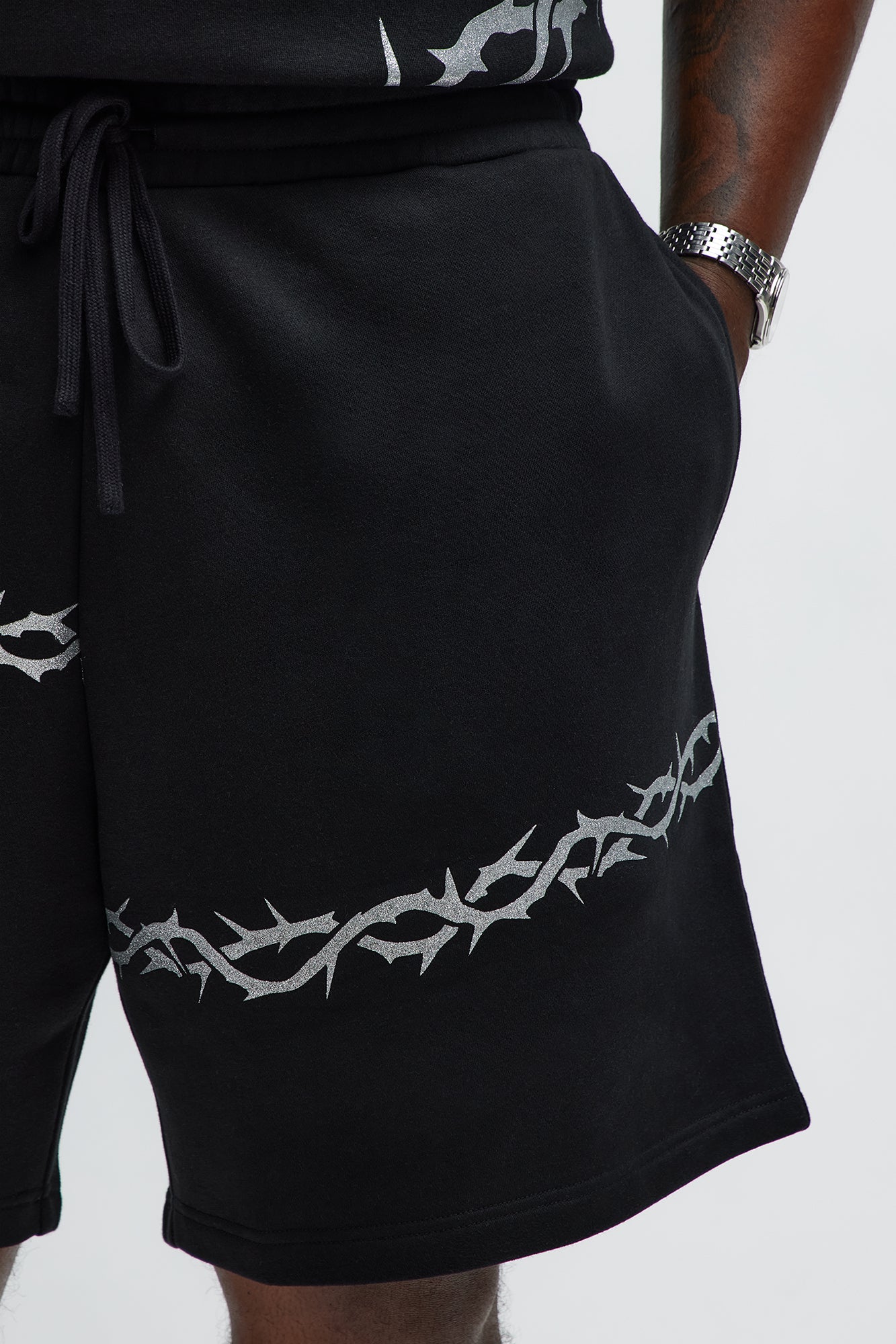 Tyson Relaxed Barbed Wire Shorts - Black