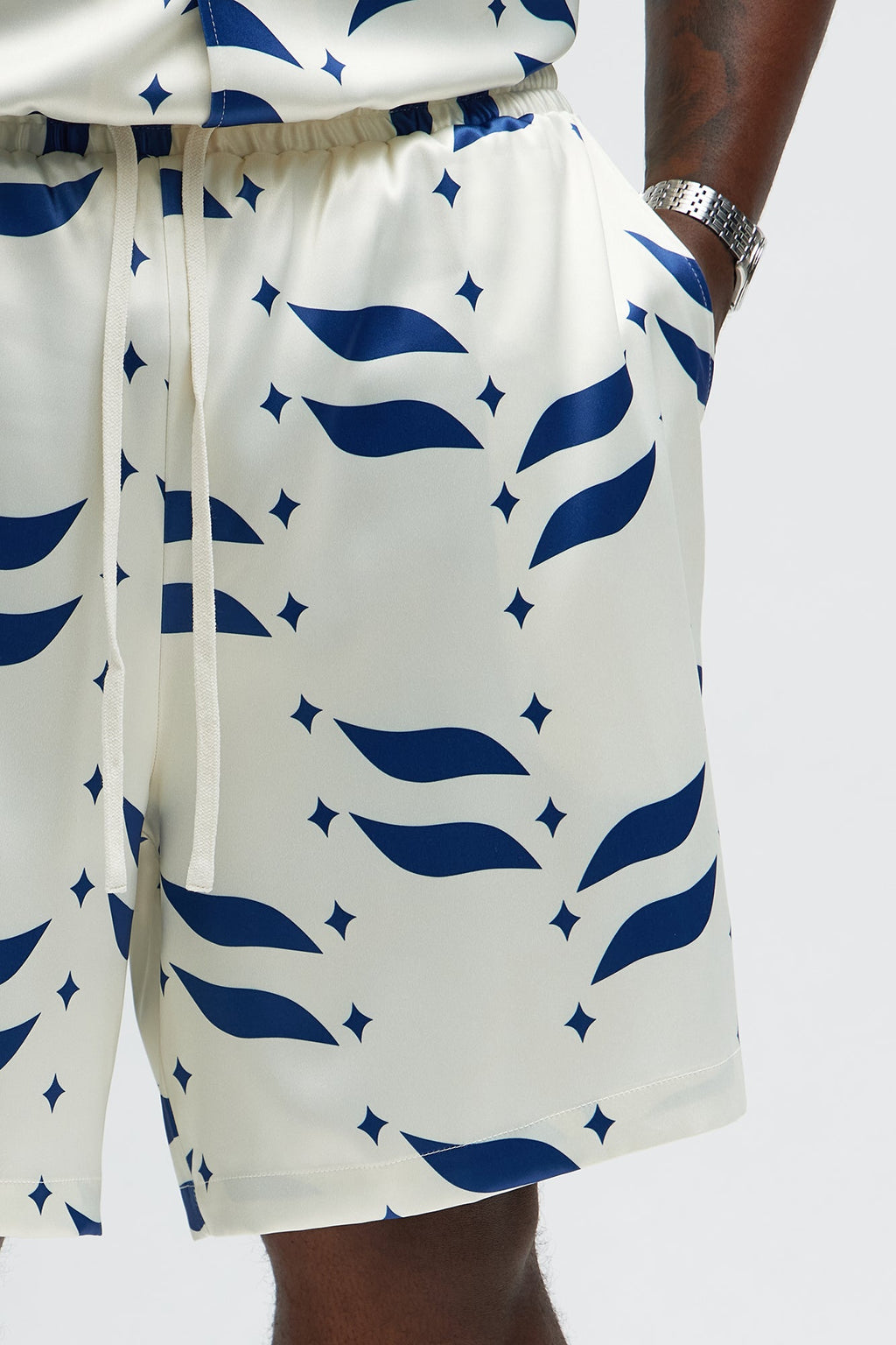 Relaxed Star Panel Short - Cream/combo