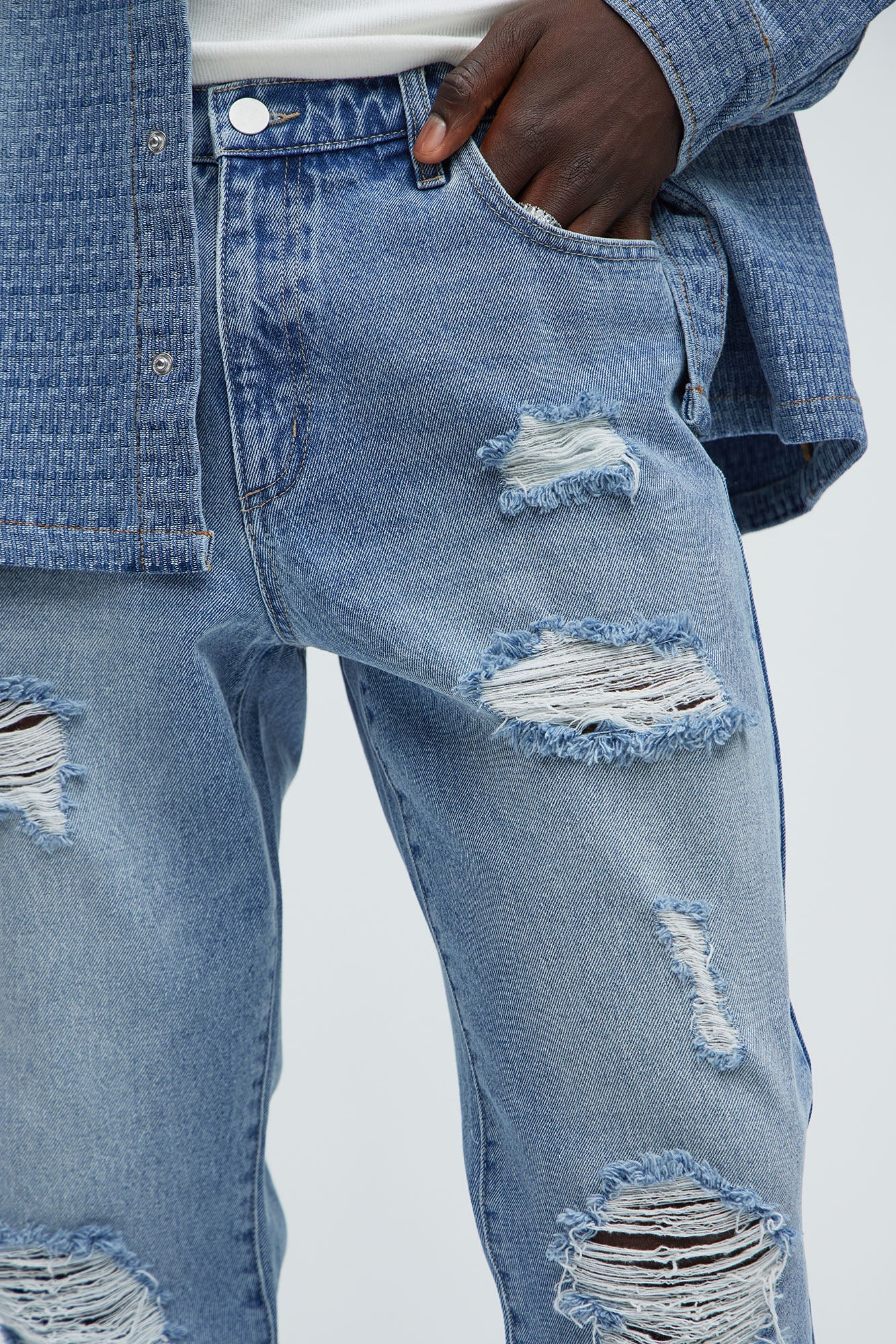 Peter Straight Distressed Jeans - Light Wash