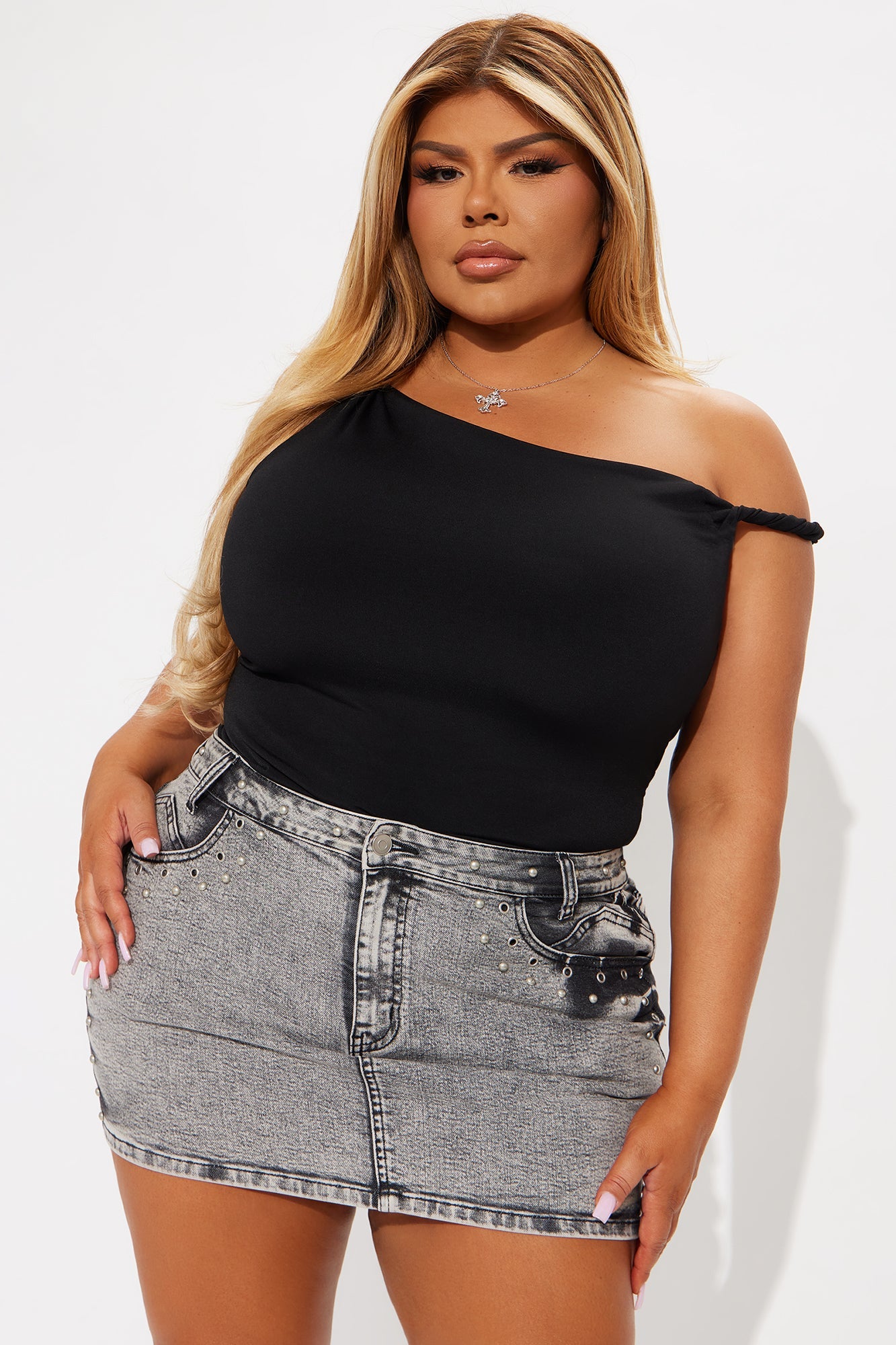 On Replay Twist Shoulder Top - Black