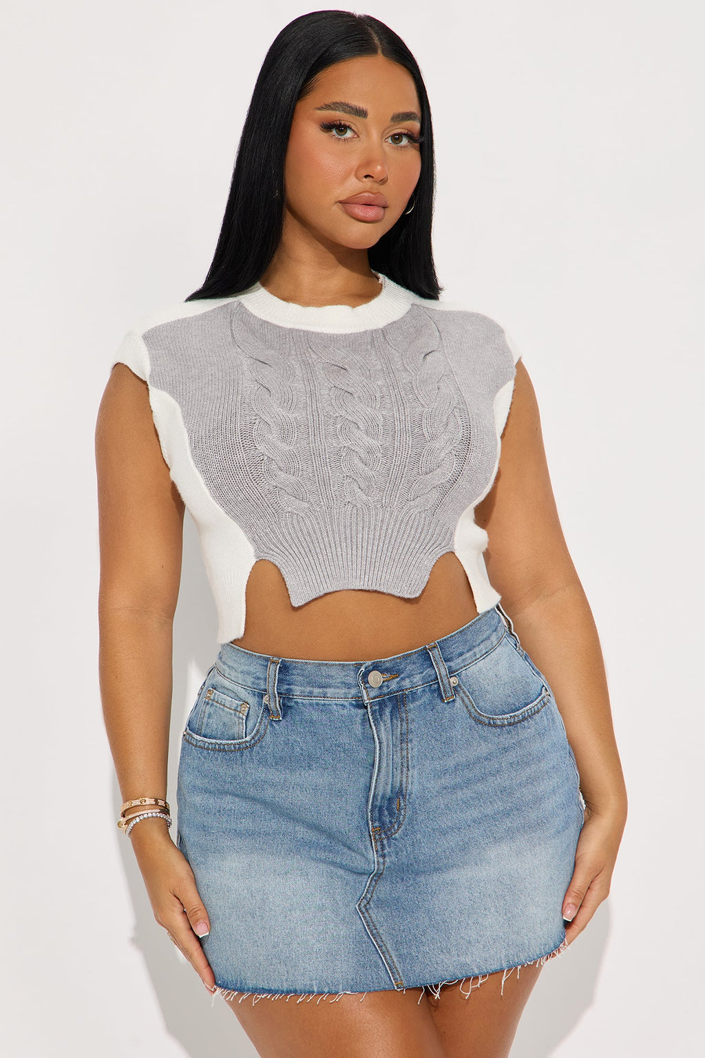 A Mysterious One Cable Knit Sweater Vest - Grey/combo