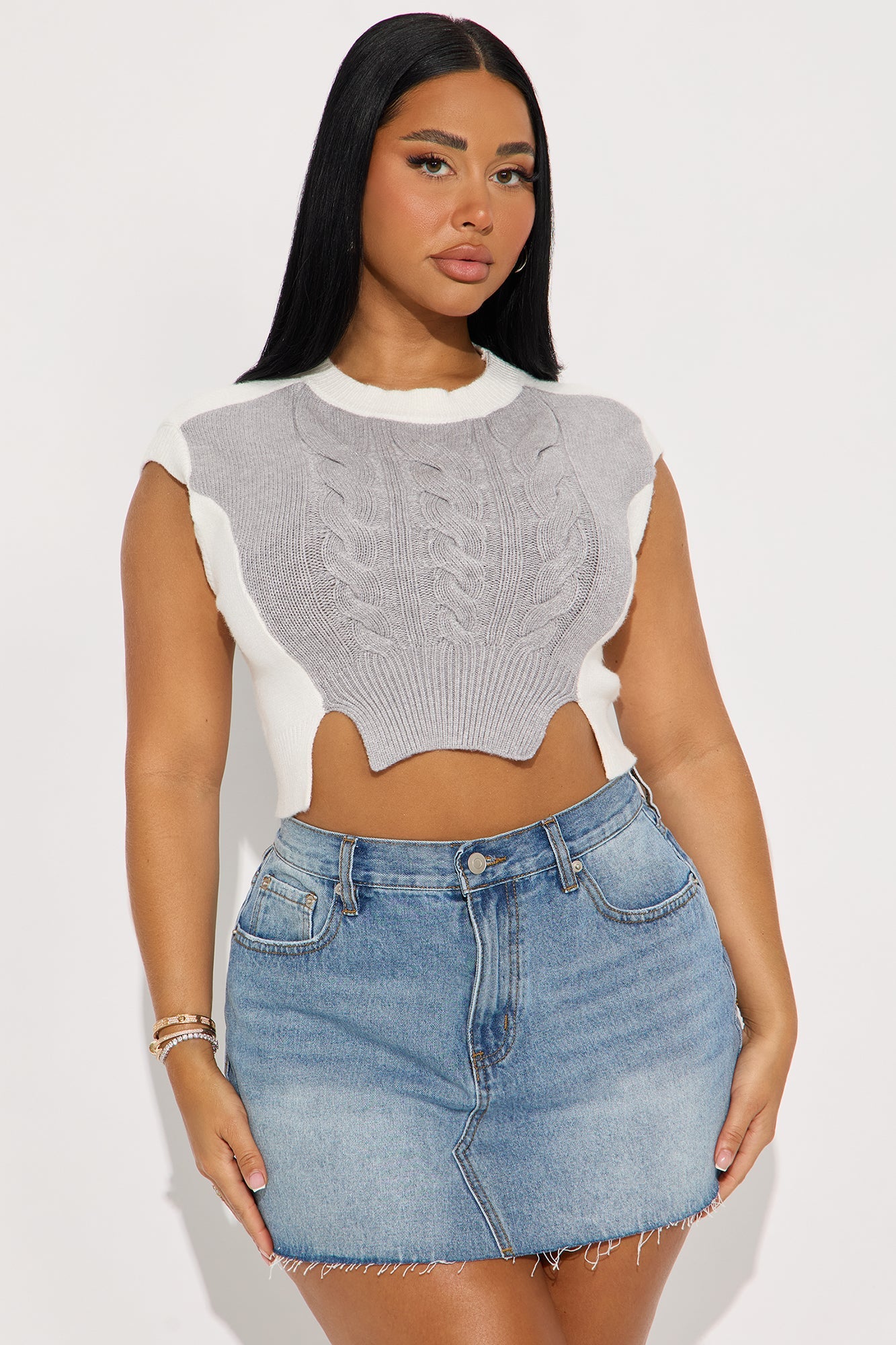 A Mysterious One Cable Knit Sweater Vest - Grey/combo