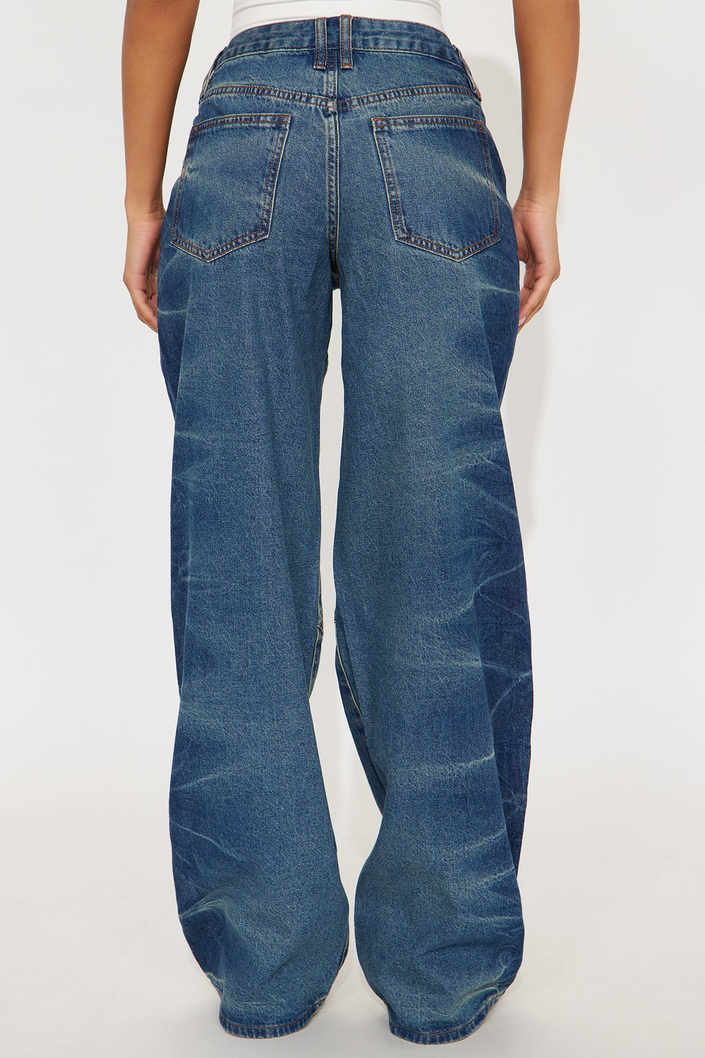 Ocean Eyes Seaming Straight Leg Jeans - Medium Wash