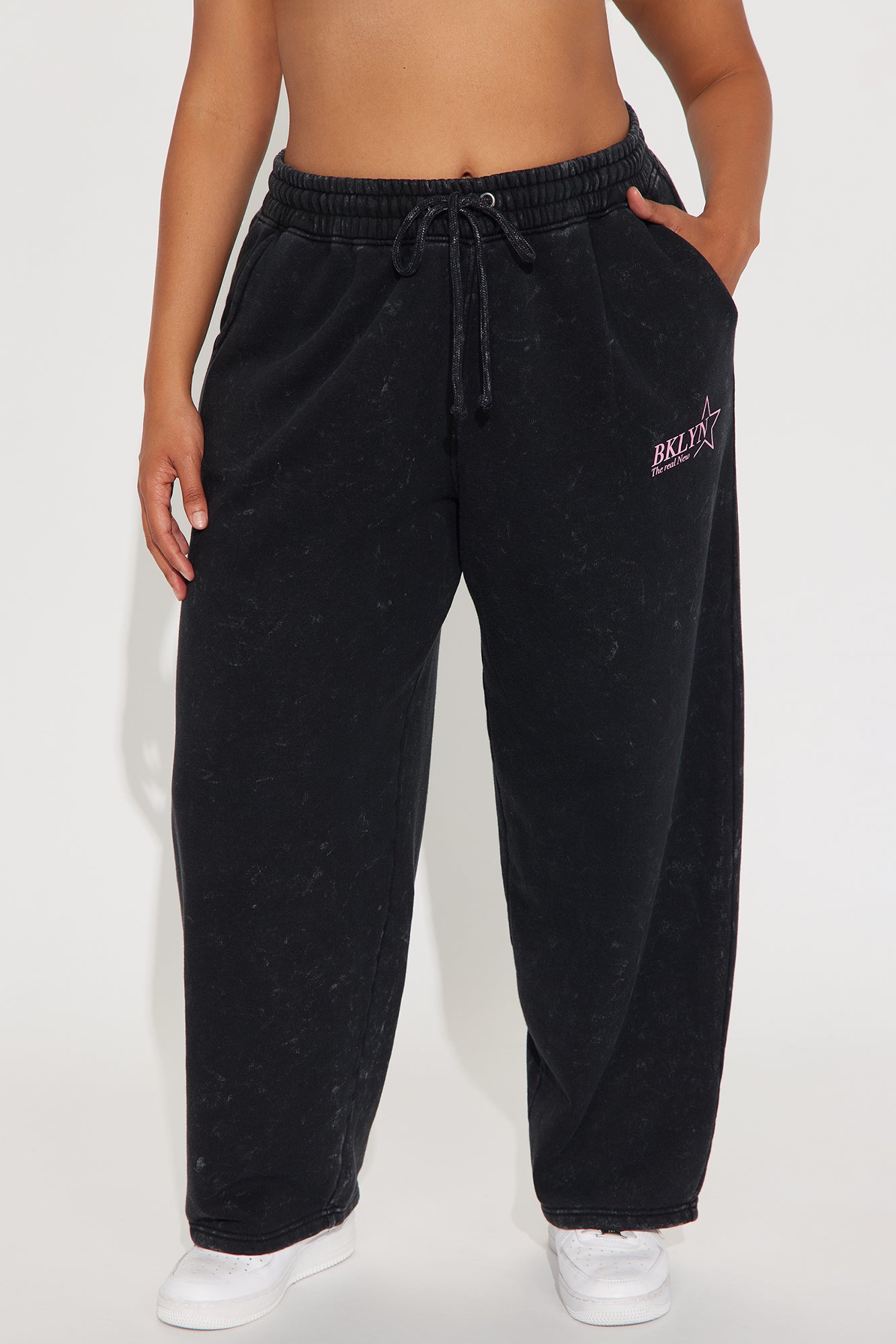 Brooklyn Star Washed Pants - Black