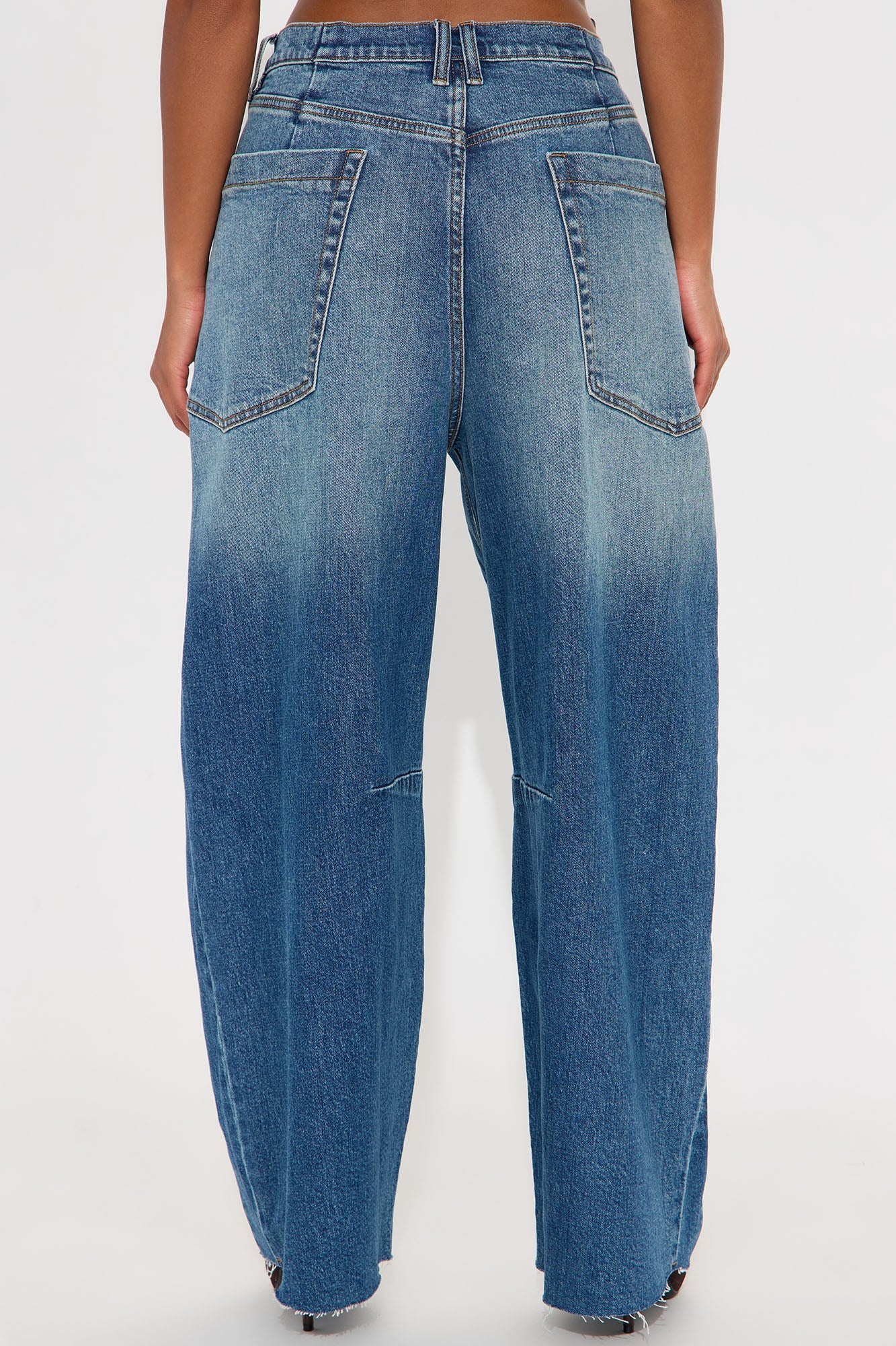 Seize The Day Barrel Leg Jeans - Medium Wash
