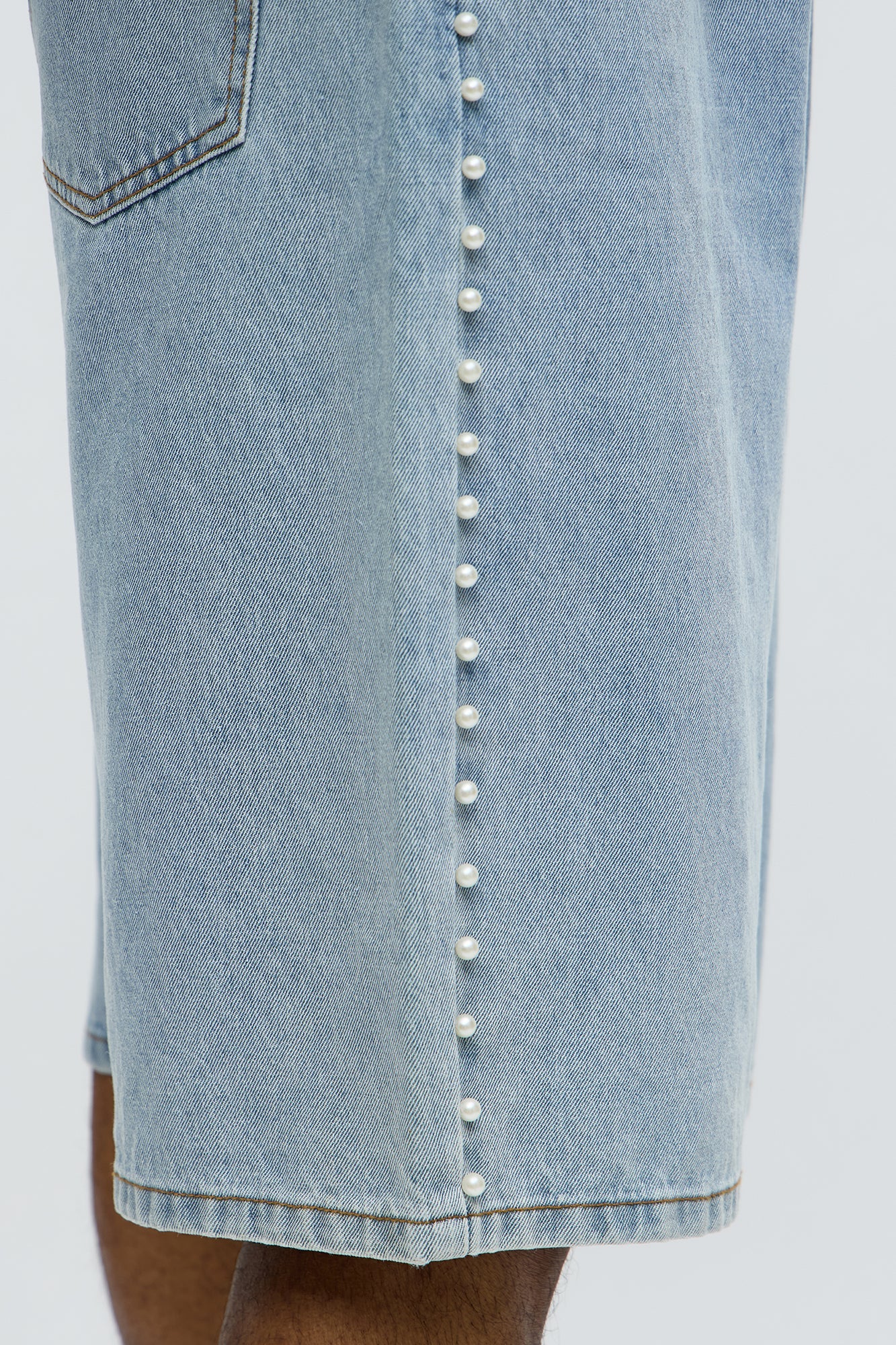 Baggy Pearls Along The Side Denim Short - Light Wash