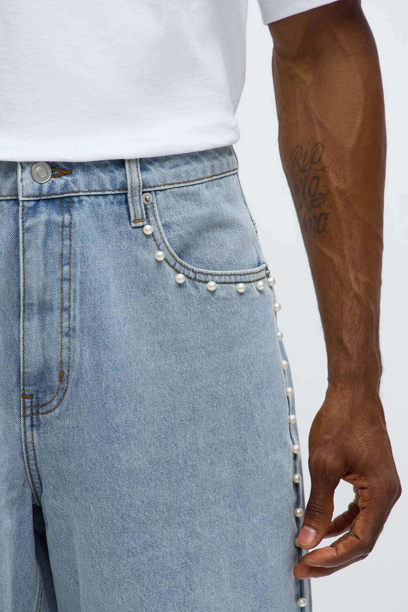 Baggy Pearls Along The Side Denim Short - Light Wash