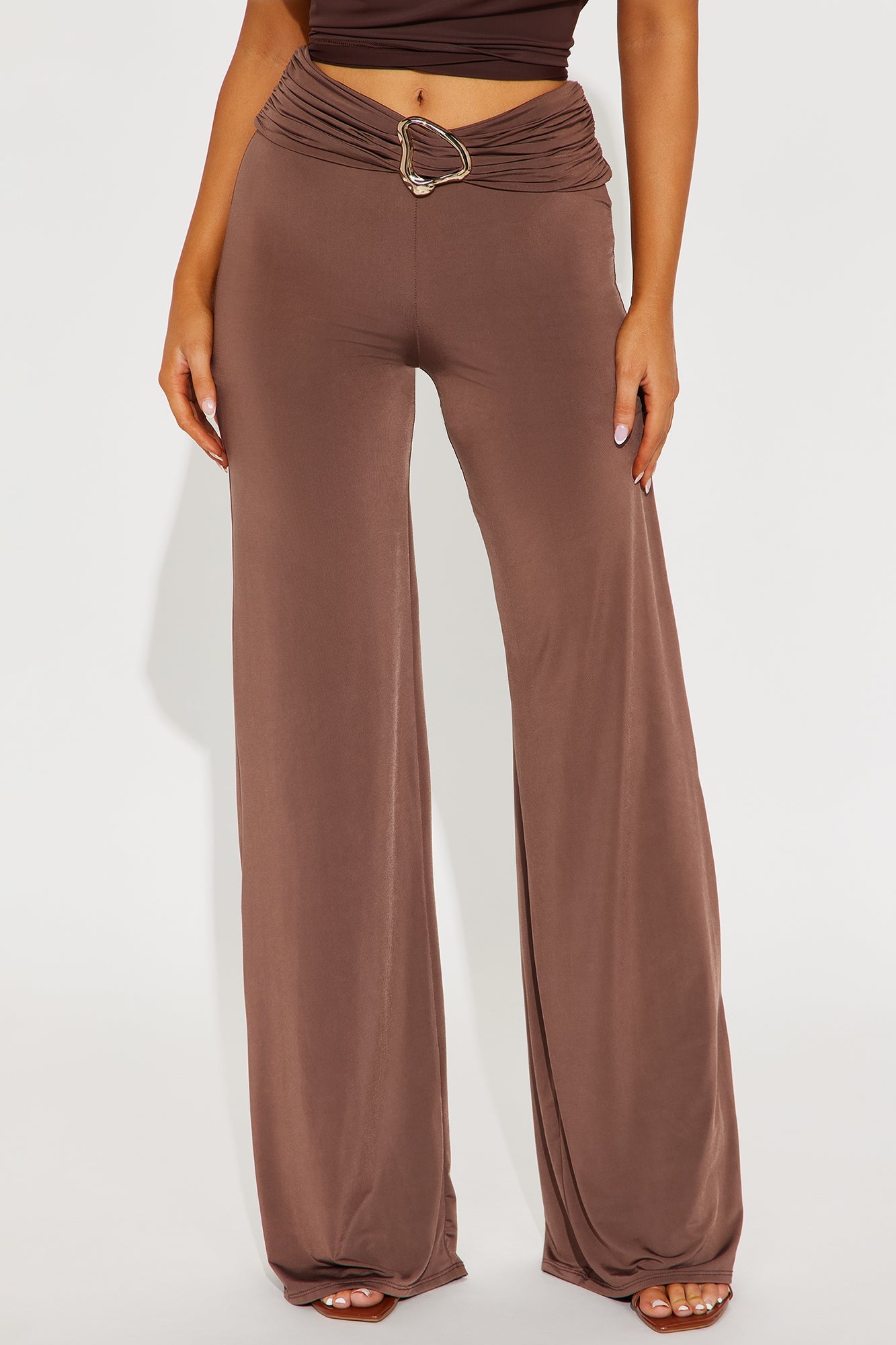 Spoiled Diva Low Rise Wide Leg Ruched Pant 33 - Chocolate