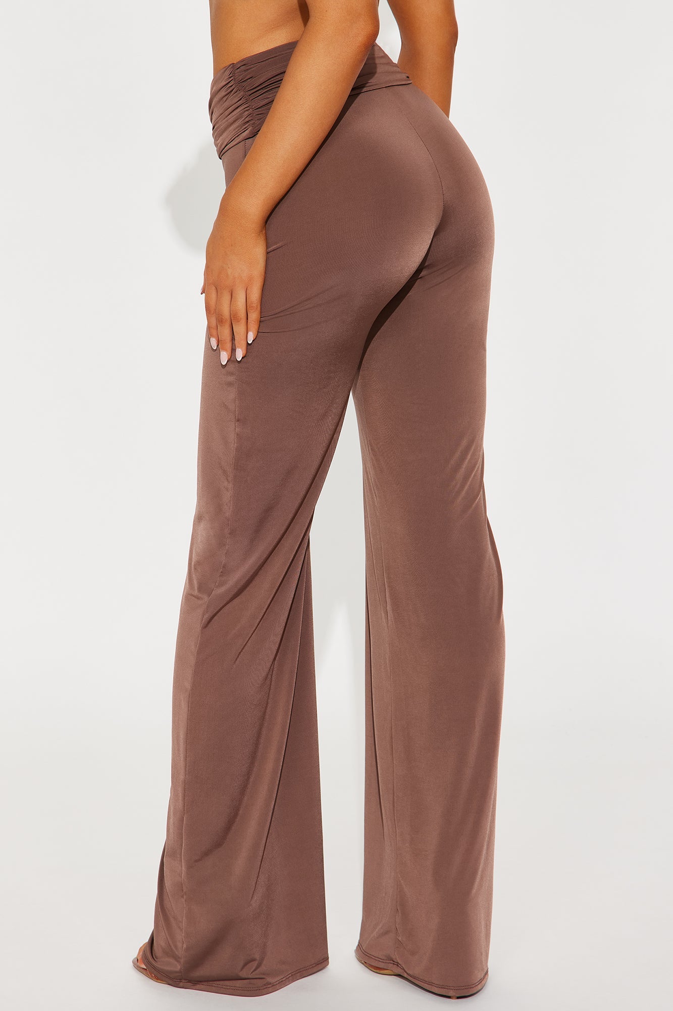 Spoiled Diva Low Rise Wide Leg Ruched Pant 33 - Chocolate