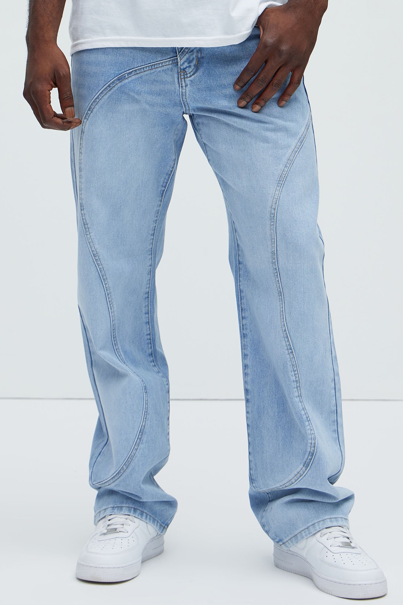 Lava Flow Straight Jeans - Light Wash