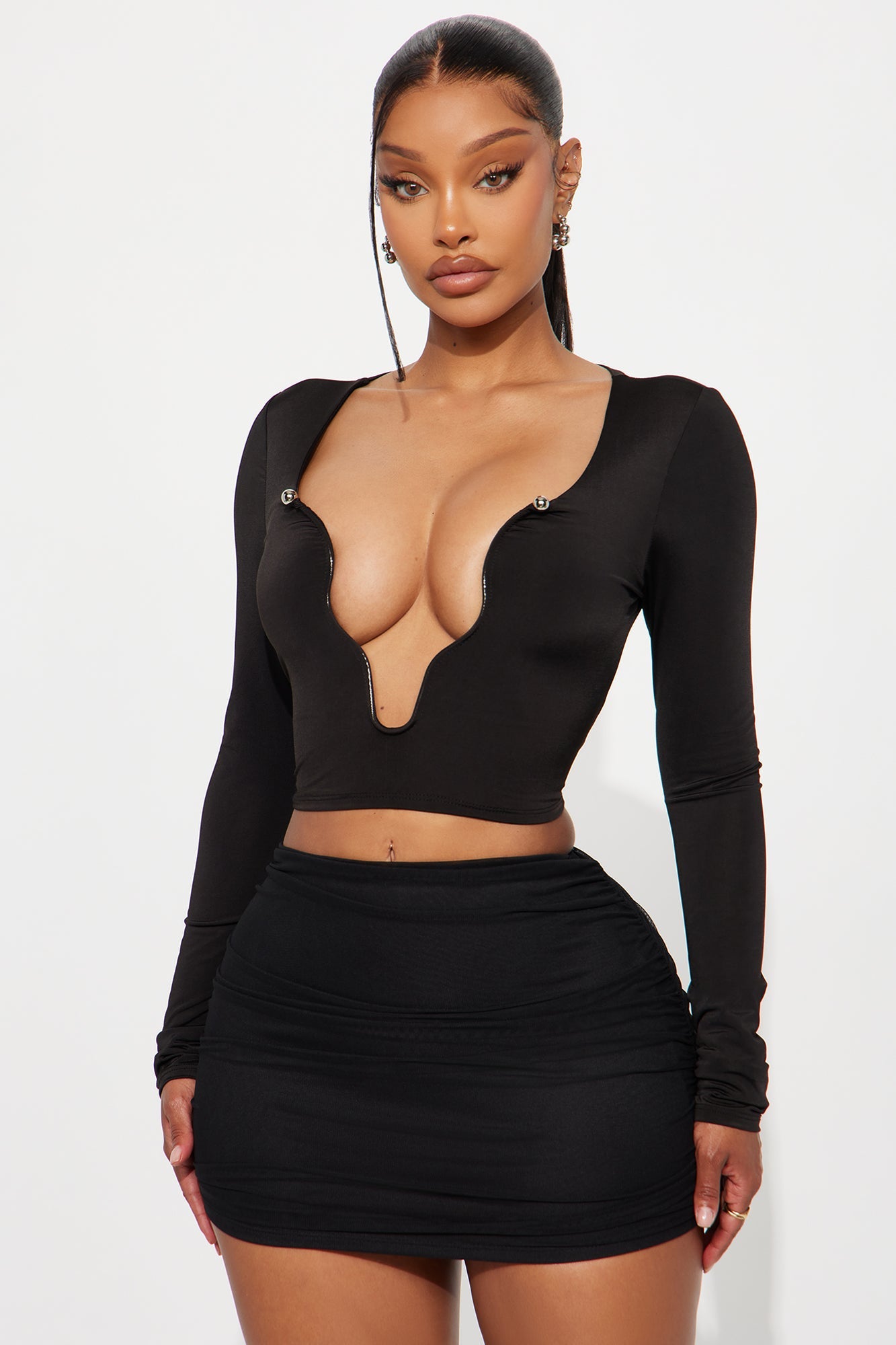 Wavy Ruched Long Sleeve Crop Top - Black